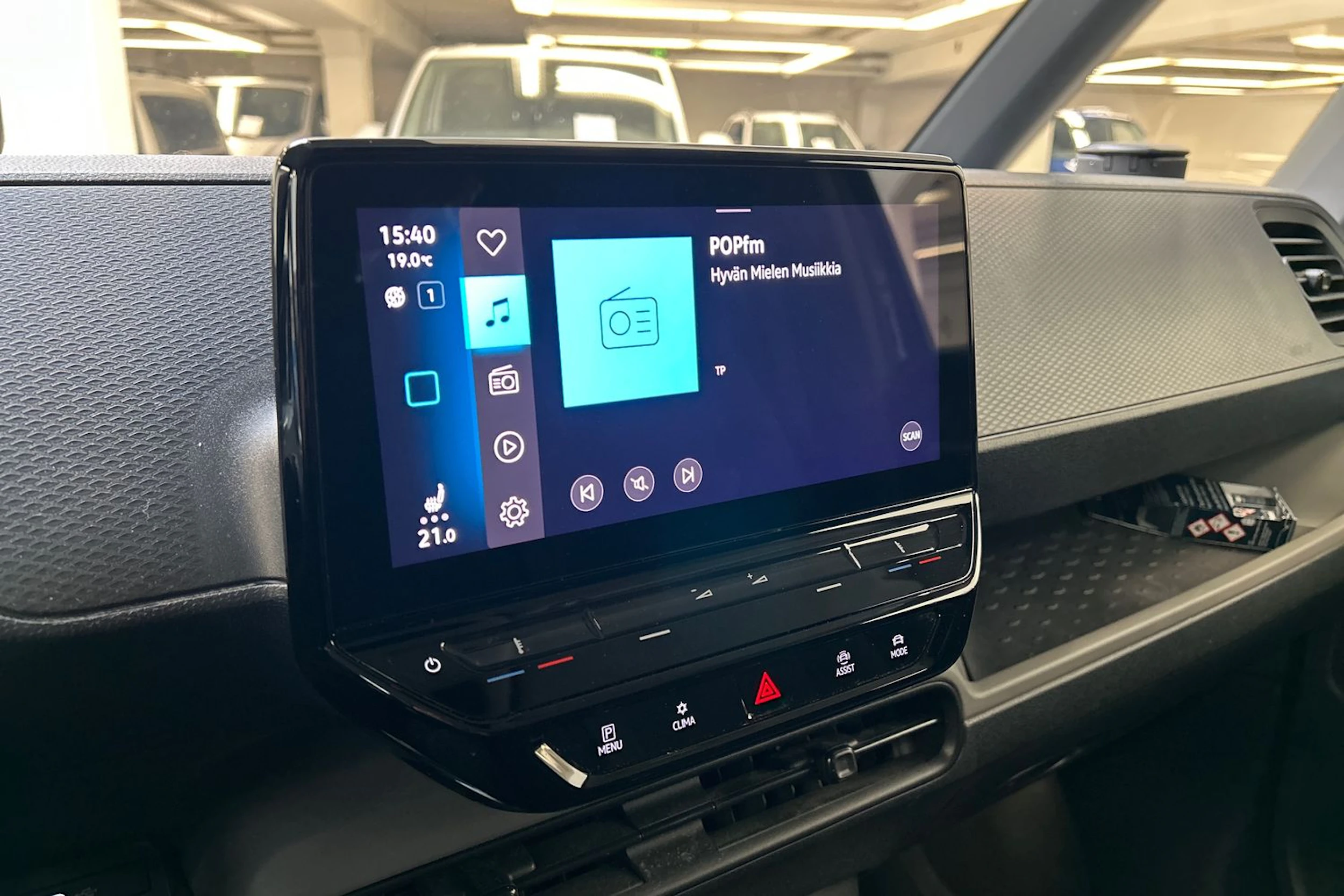 valkoinen Volkswagen ID. Buzz Cargo 2023 kuva 16.