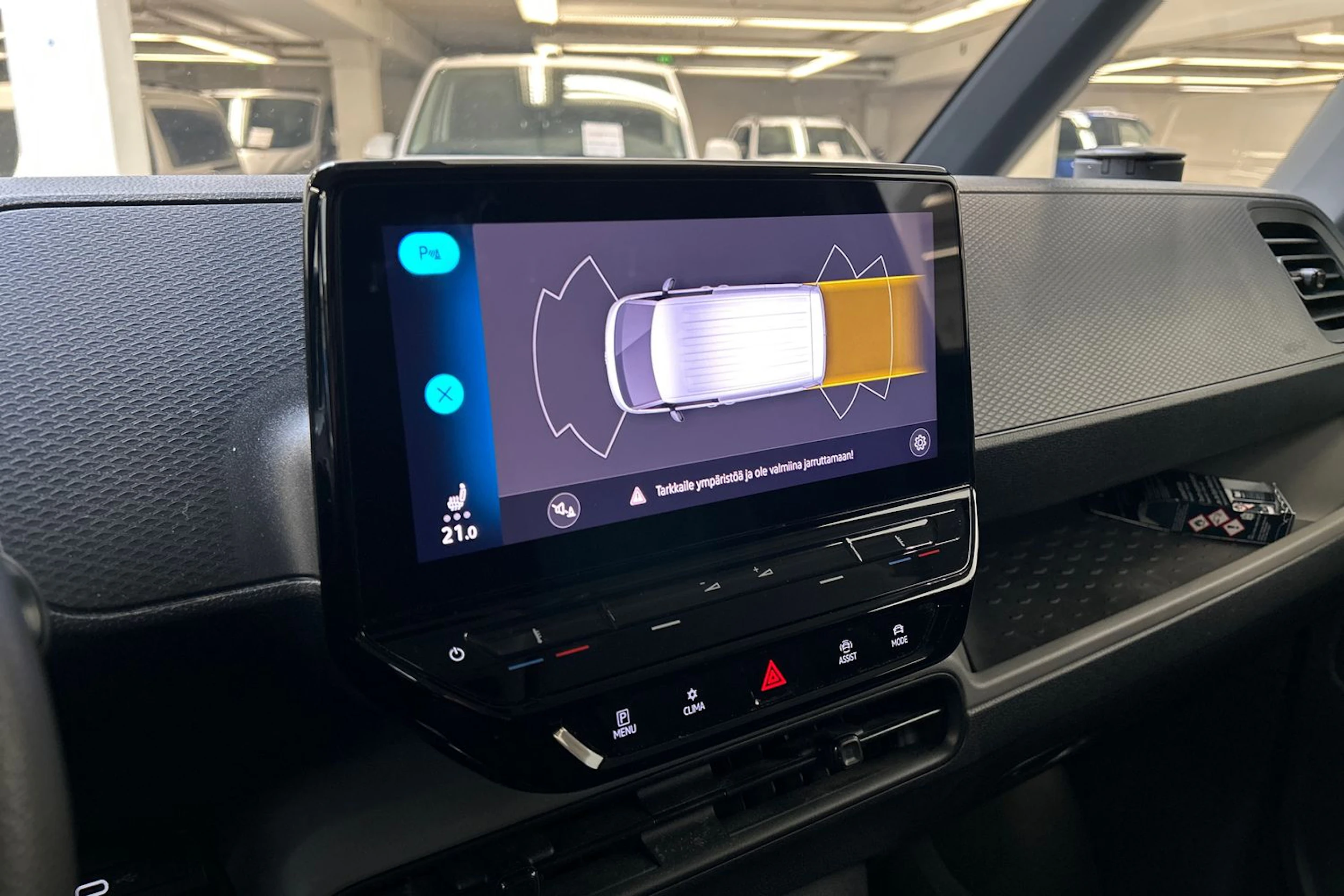 valkoinen Volkswagen ID. Buzz Cargo 2023 kuva 17.