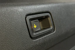 valkoinen Volkswagen ID. Buzz Cargo 2023 kuva 12.