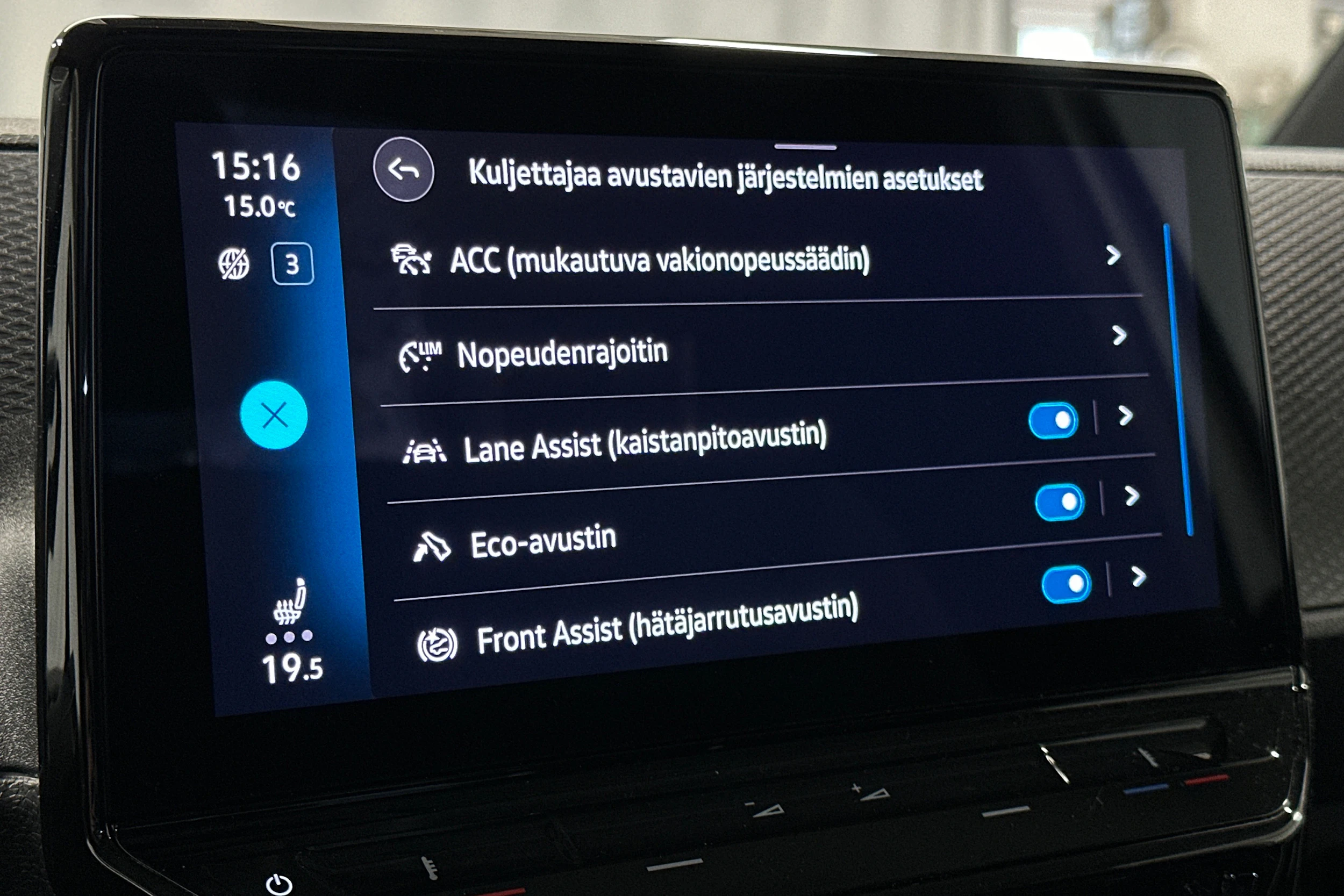 valkoinen Volkswagen ID. Buzz Cargo 2023 kuva 24.