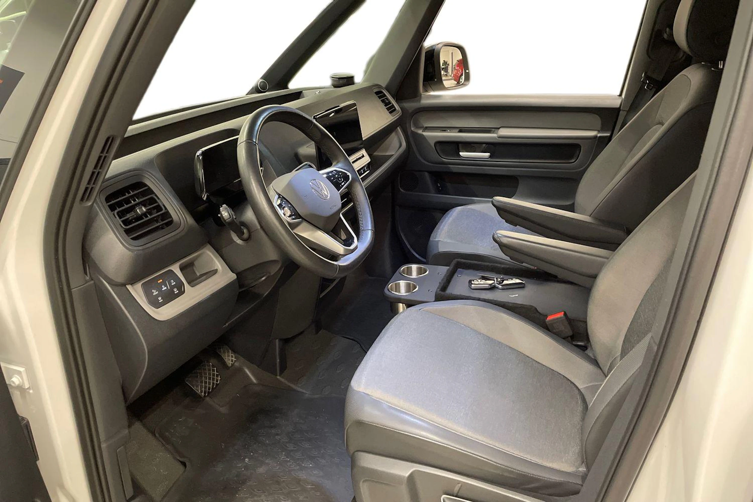 valkoinen Volkswagen ID. Buzz Cargo 2023 kuva 3.