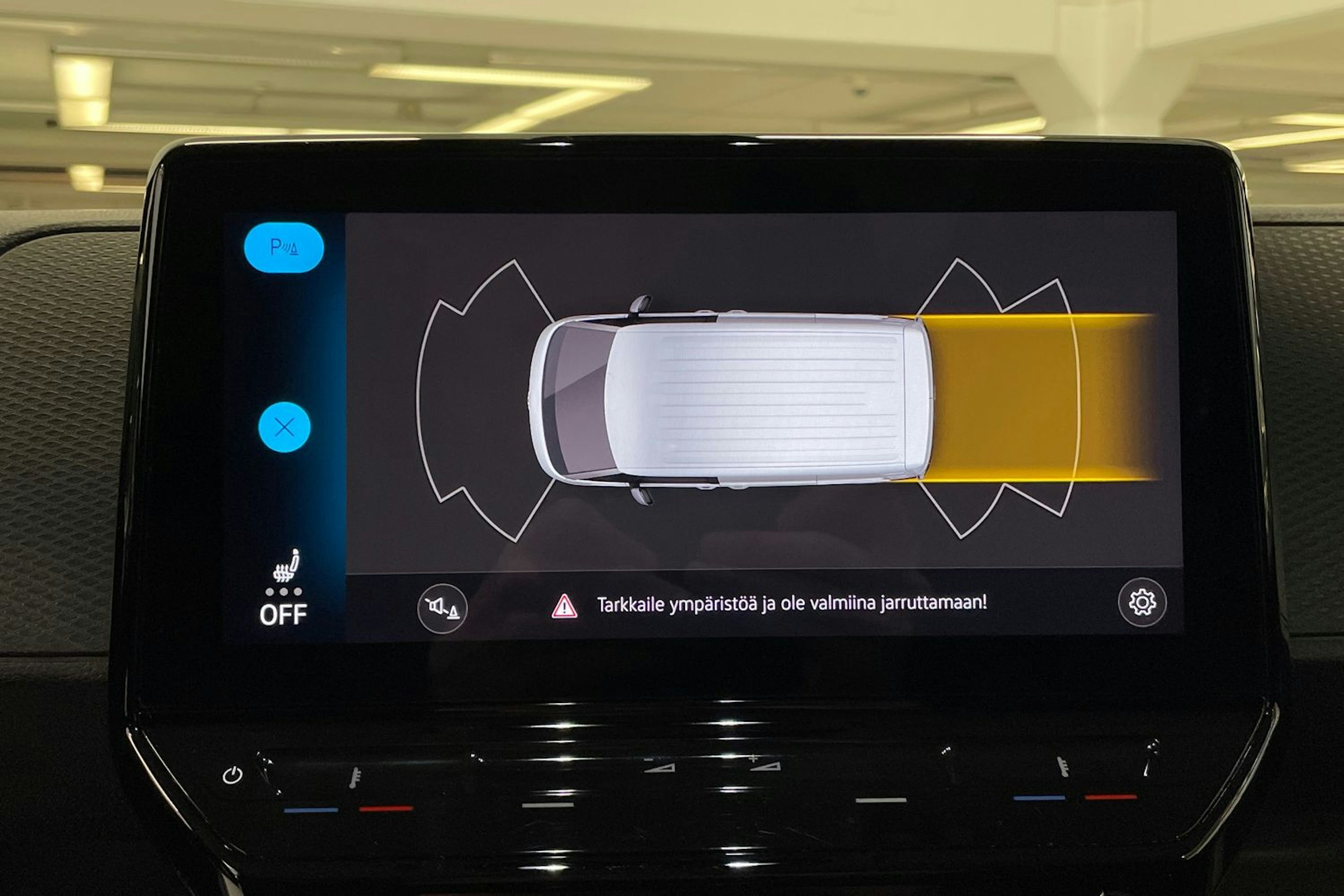 met. valkoinen Volkswagen ID. Buzz Cargo 2023 kuva 17.