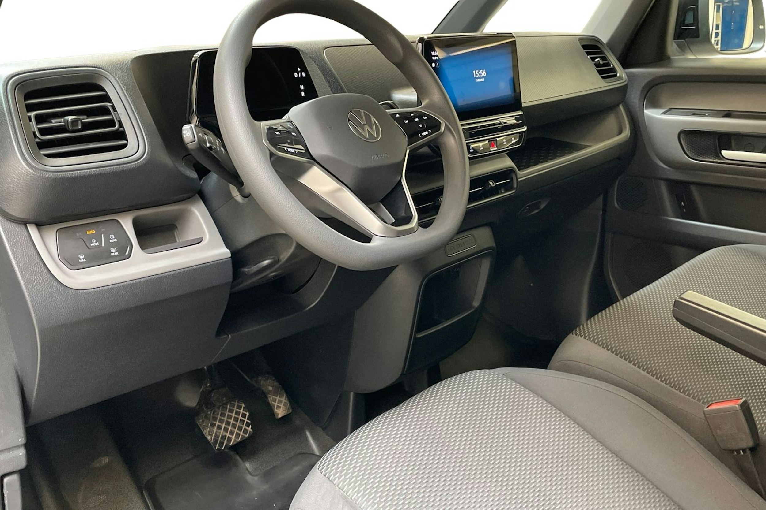 valkoinen Volkswagen ID. Buzz Cargo 2023 kuva 7.