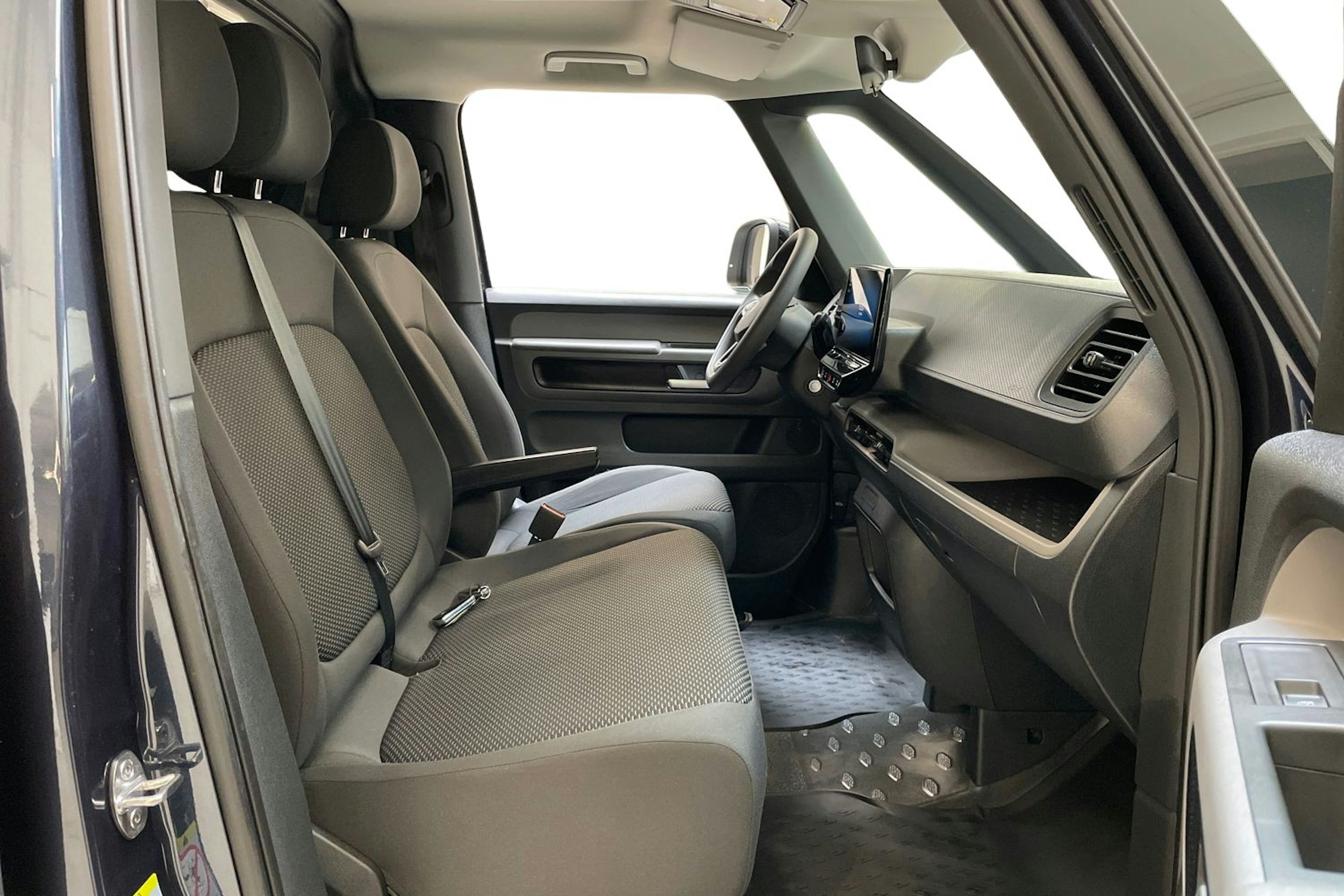 valkoinen Volkswagen ID. Buzz Cargo 2023 kuva 10.