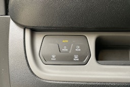 valkoinen Volkswagen ID. Buzz Cargo 2023 kuva 17.
