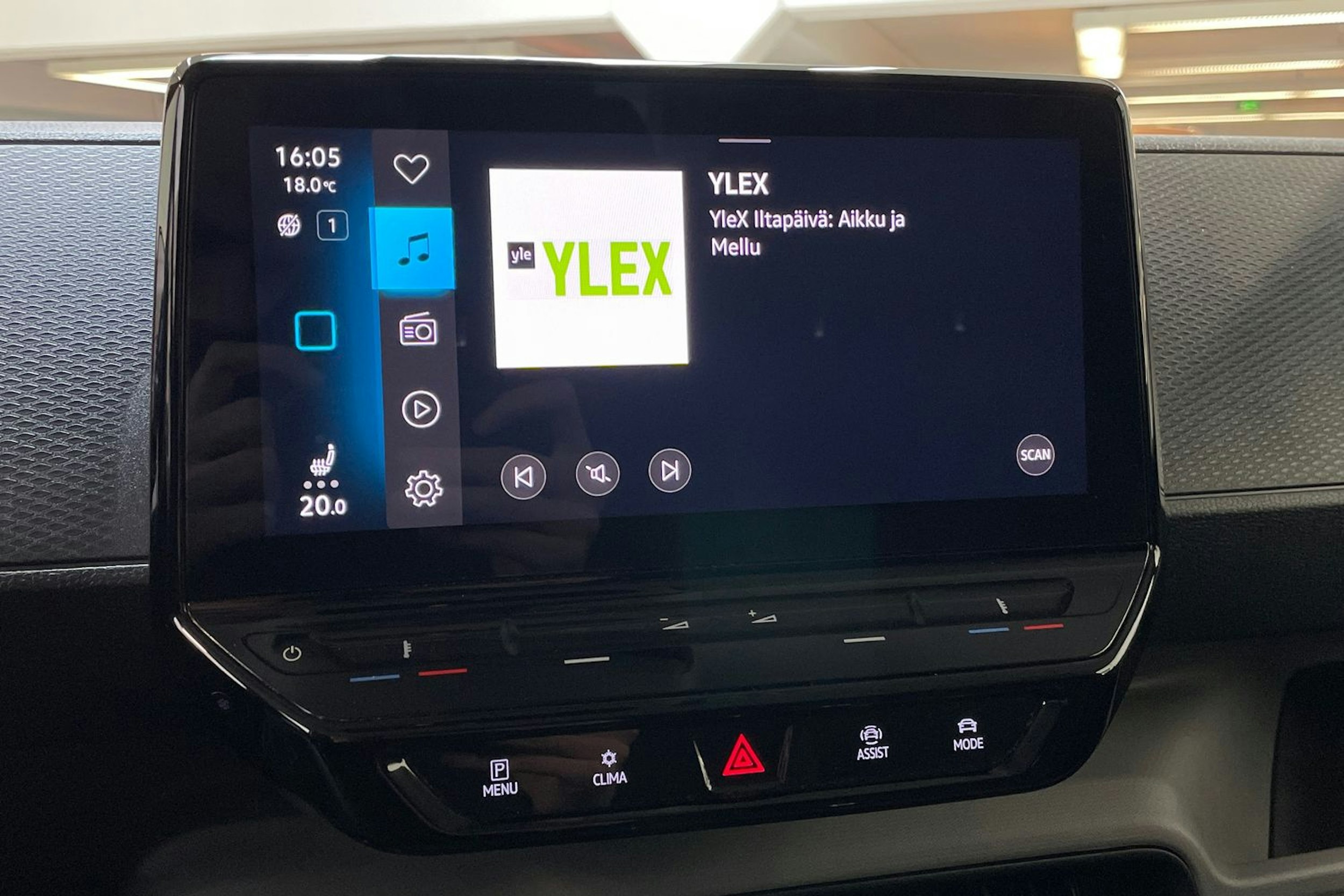 valkoinen Volkswagen ID. Buzz Cargo 2023 kuva 21.