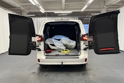 valkoinen Volkswagen ID. Buzz Cargo 2023 kuva 41.