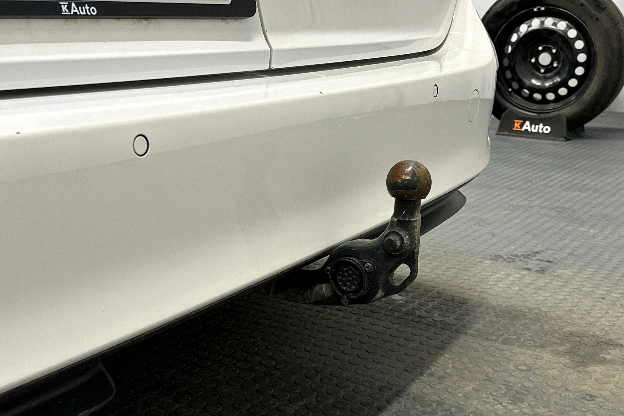 valkoinen Volkswagen ID. Buzz Cargo 2023 kuva 16.