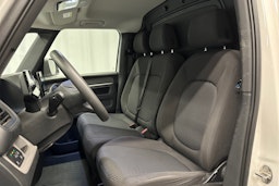 valkoinen Volkswagen ID. Buzz Cargo 2023 kuva 17.