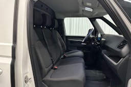 valkoinen Volkswagen ID. Buzz Cargo 2023 kuva 18.
