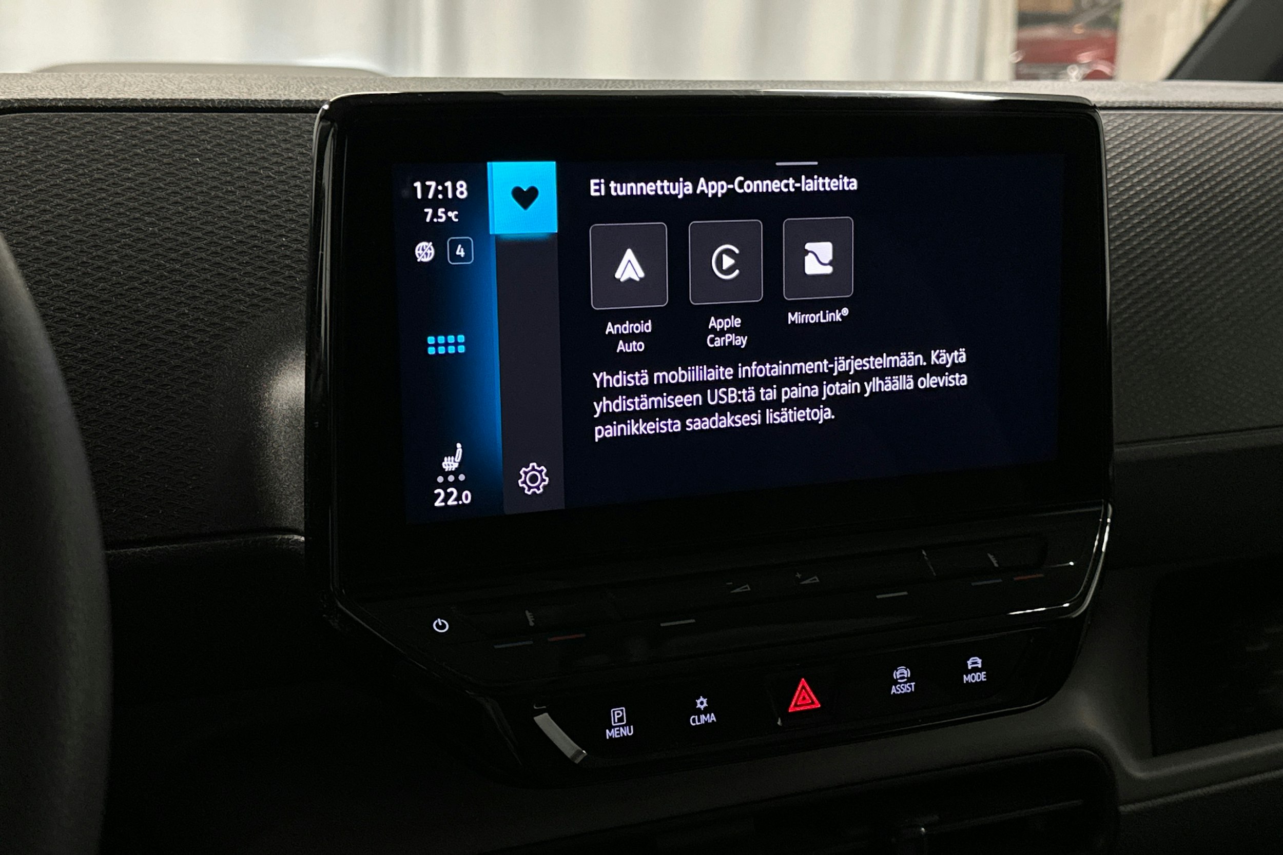 valkoinen Volkswagen ID. Buzz Cargo 2023 kuva 24.