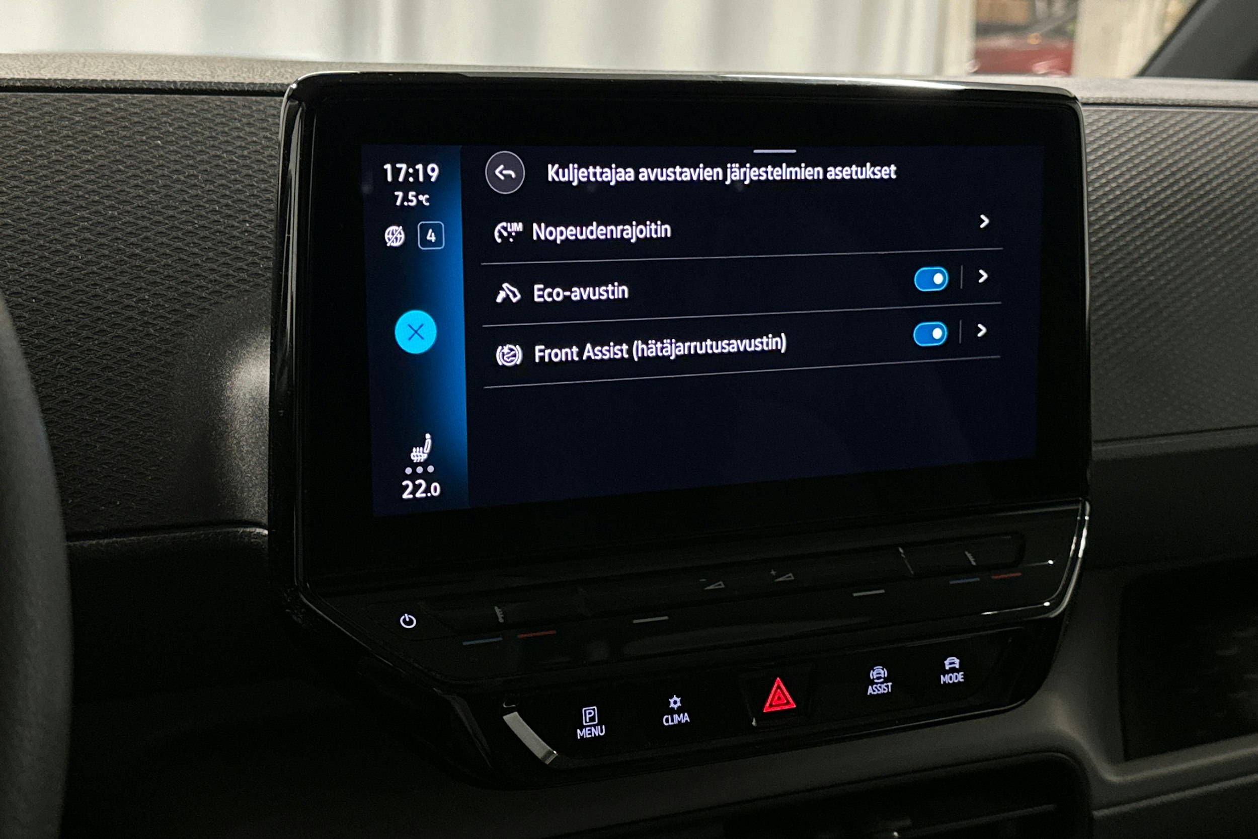 valkoinen Volkswagen ID. Buzz Cargo 2023 kuva 25.