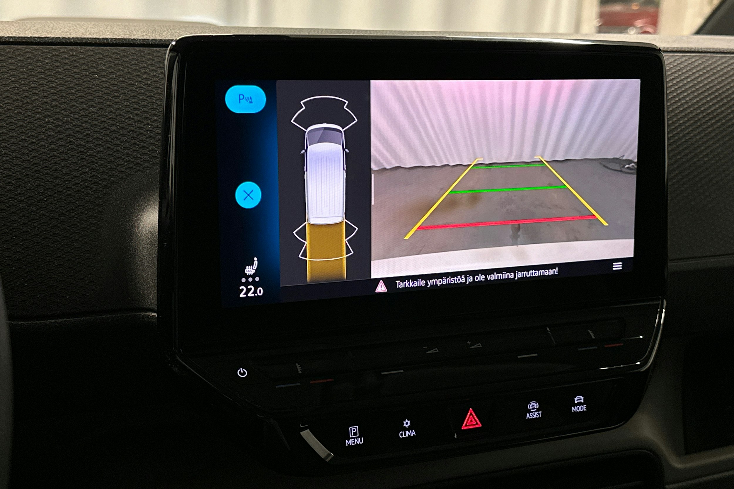 valkoinen Volkswagen ID. Buzz Cargo 2023 kuva 28.