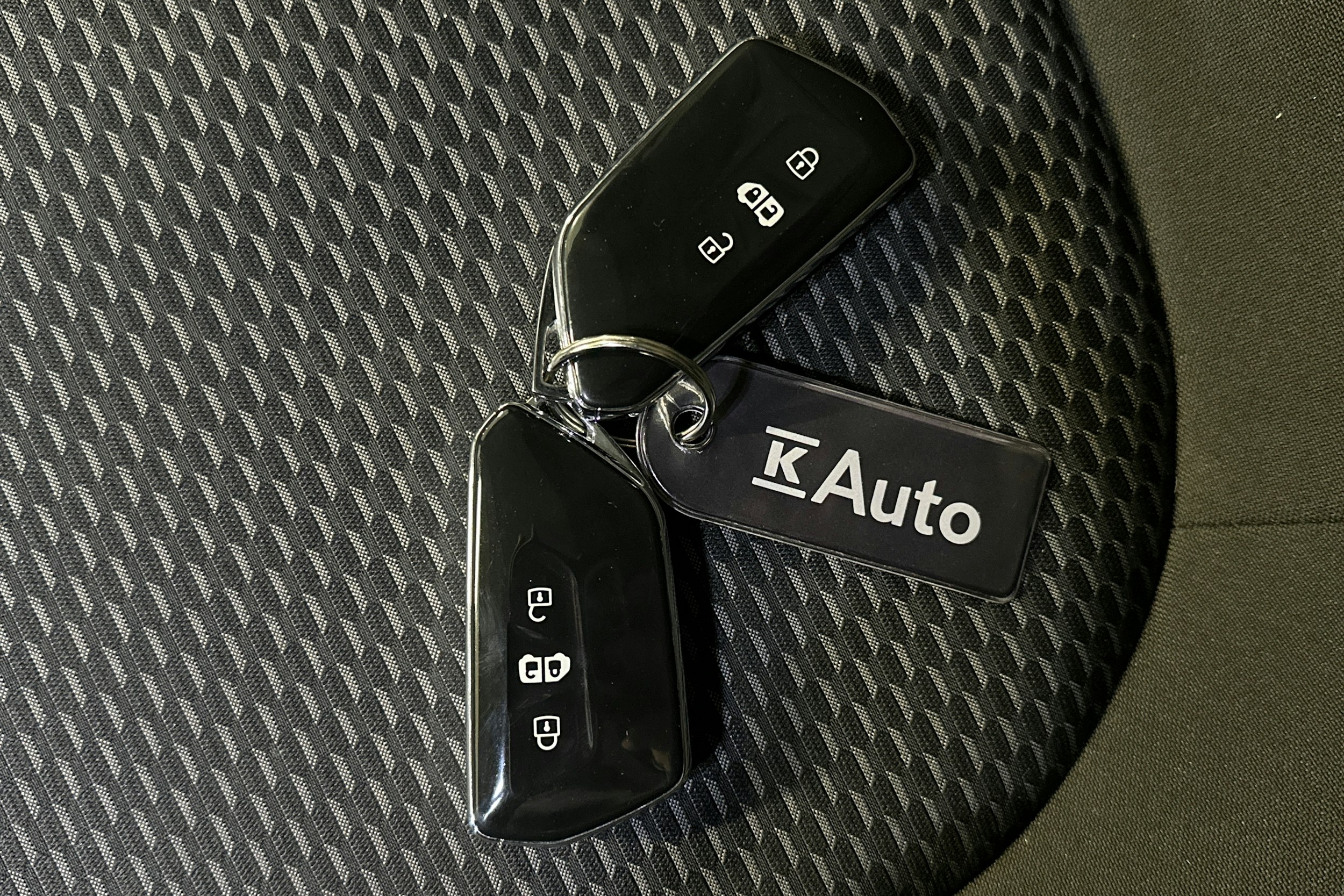 valkoinen Volkswagen ID. Buzz Cargo 2023 kuva 29.