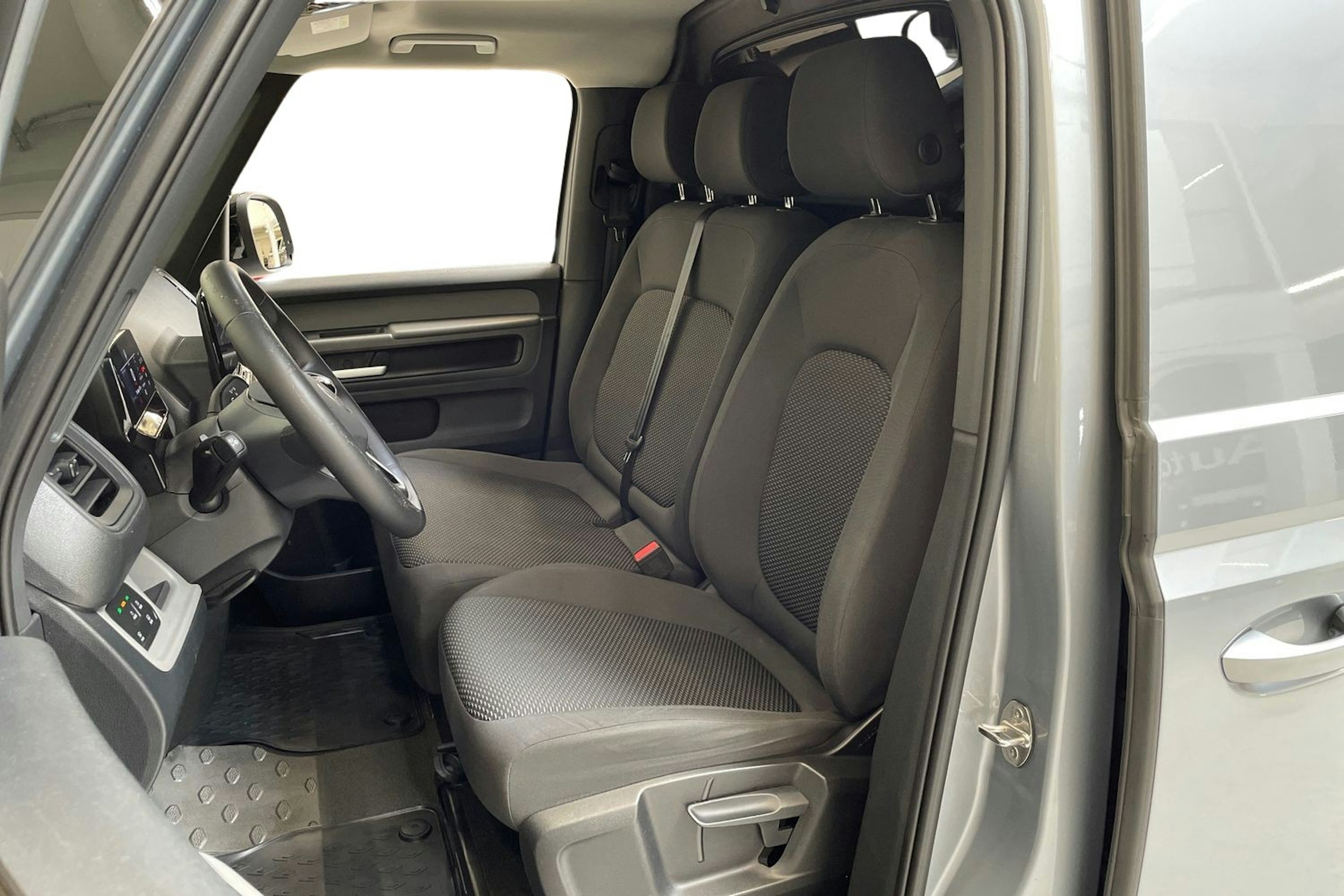 harmaa Volkswagen ID. Buzz Cargo 2023 kuva 7.