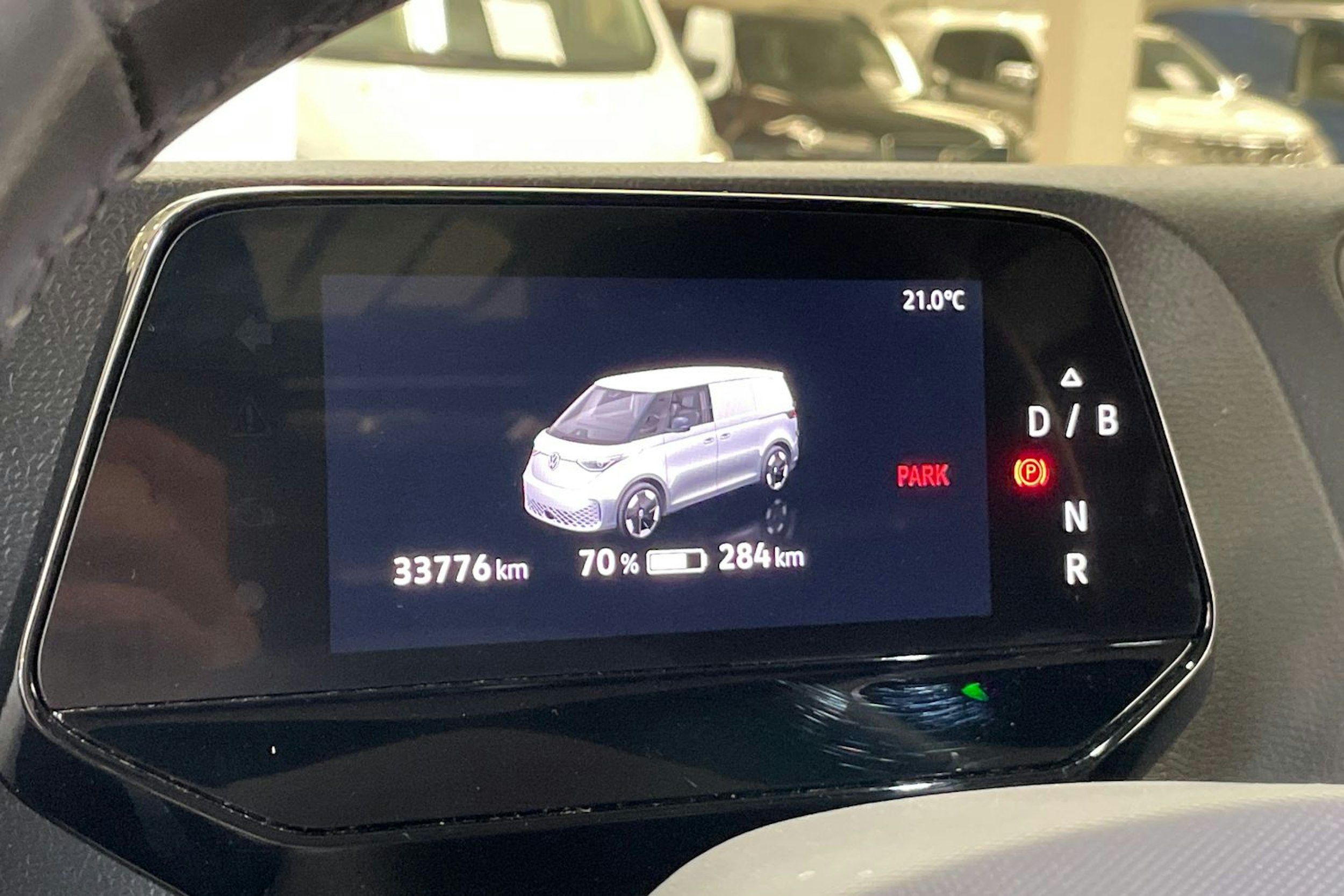 harmaa Volkswagen ID. Buzz Cargo 2023 kuva 20.