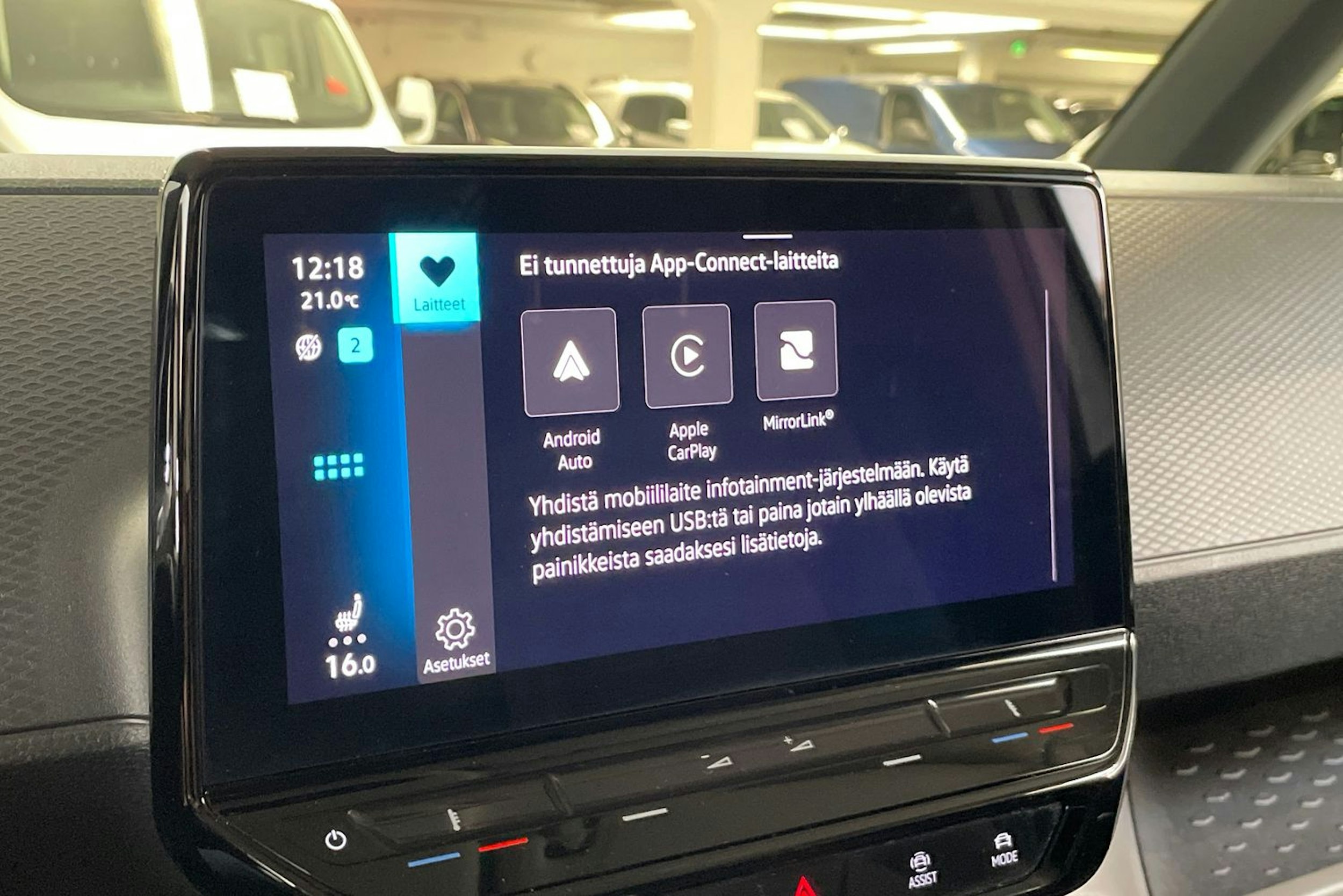 harmaa Volkswagen ID. Buzz Cargo 2023 kuva 23.