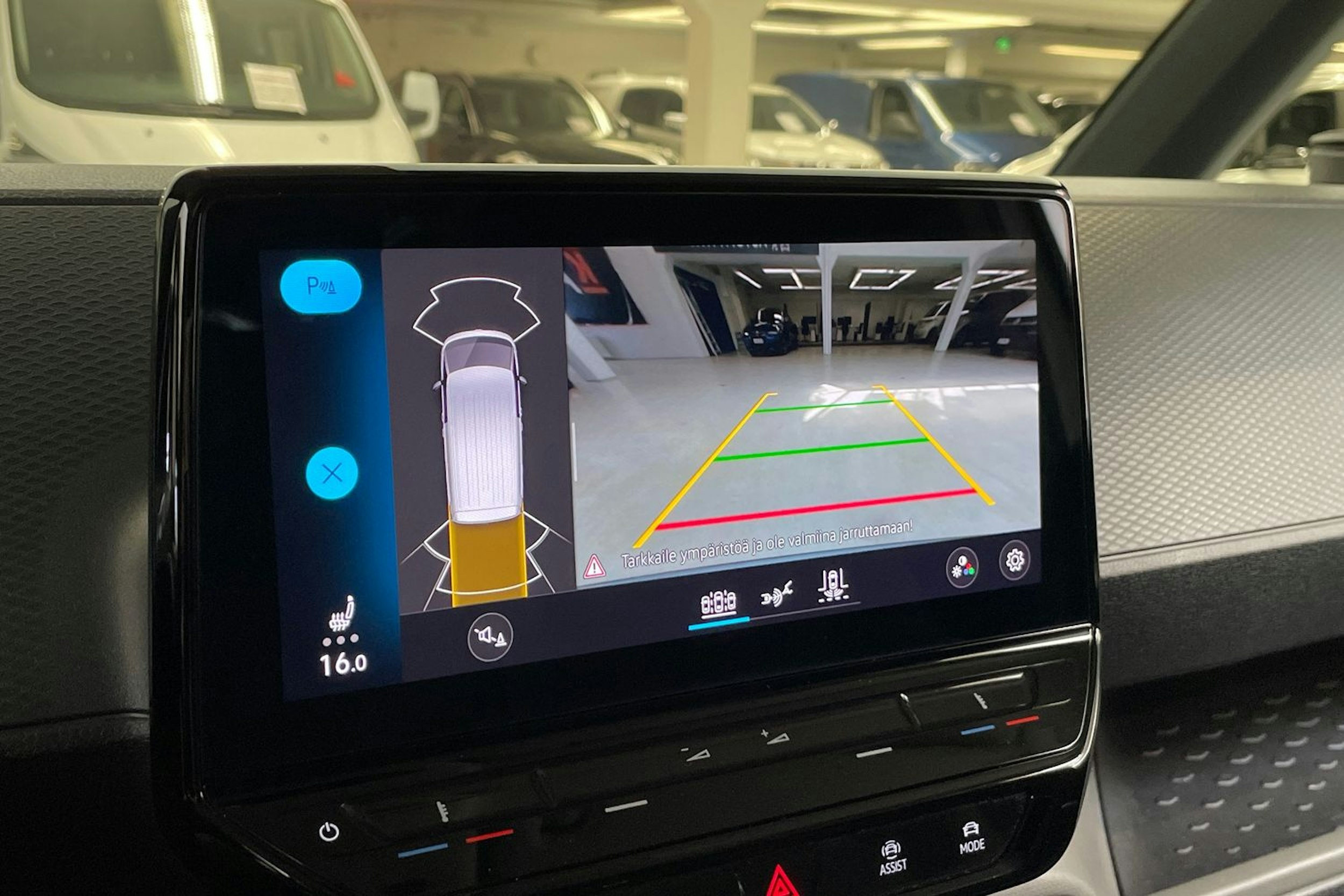 harmaa Volkswagen ID. Buzz Cargo 2023 kuva 24.