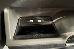 harmaa Volkswagen ID. Buzz Cargo 2023 kuva 28.