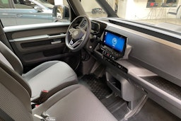 met. harmaa Volkswagen ID. Buzz Cargo 2023 kuva 13.