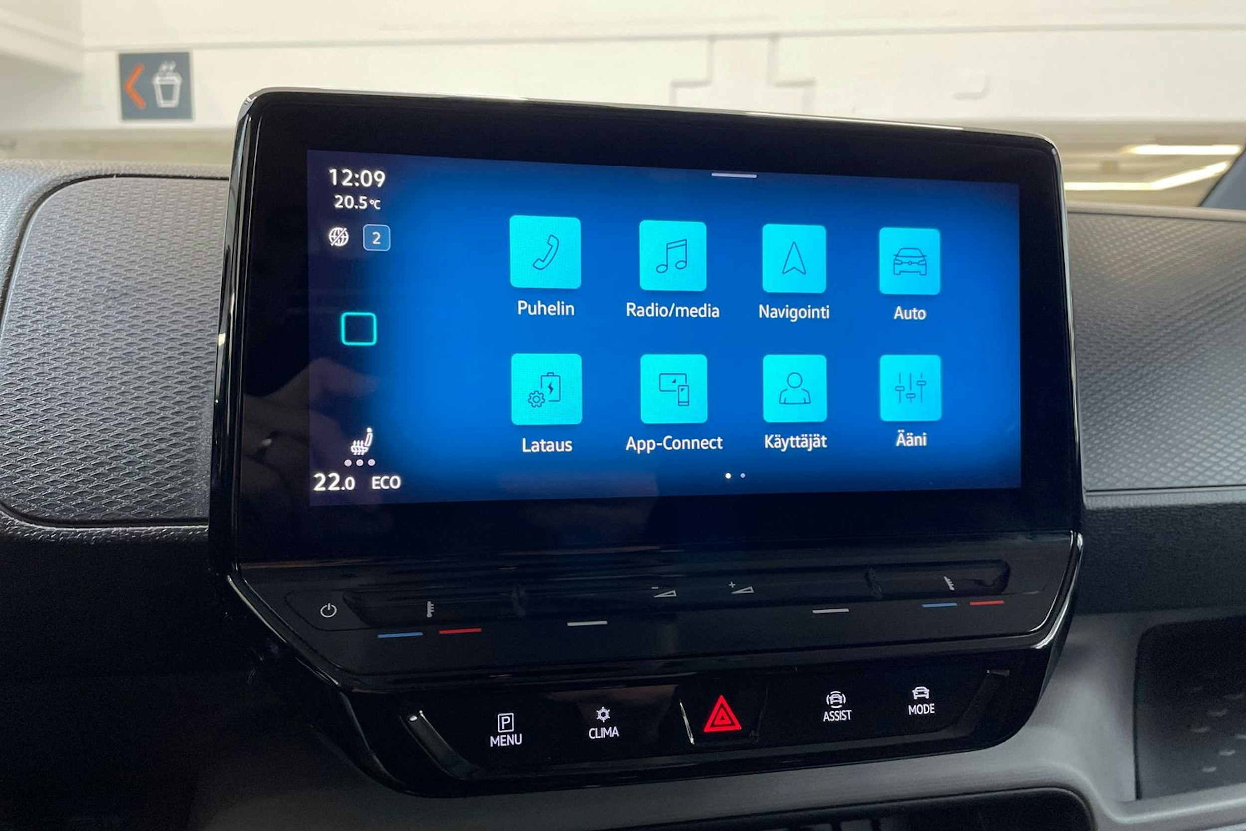 met. harmaa Volkswagen ID. Buzz Cargo 2023 kuva 24.