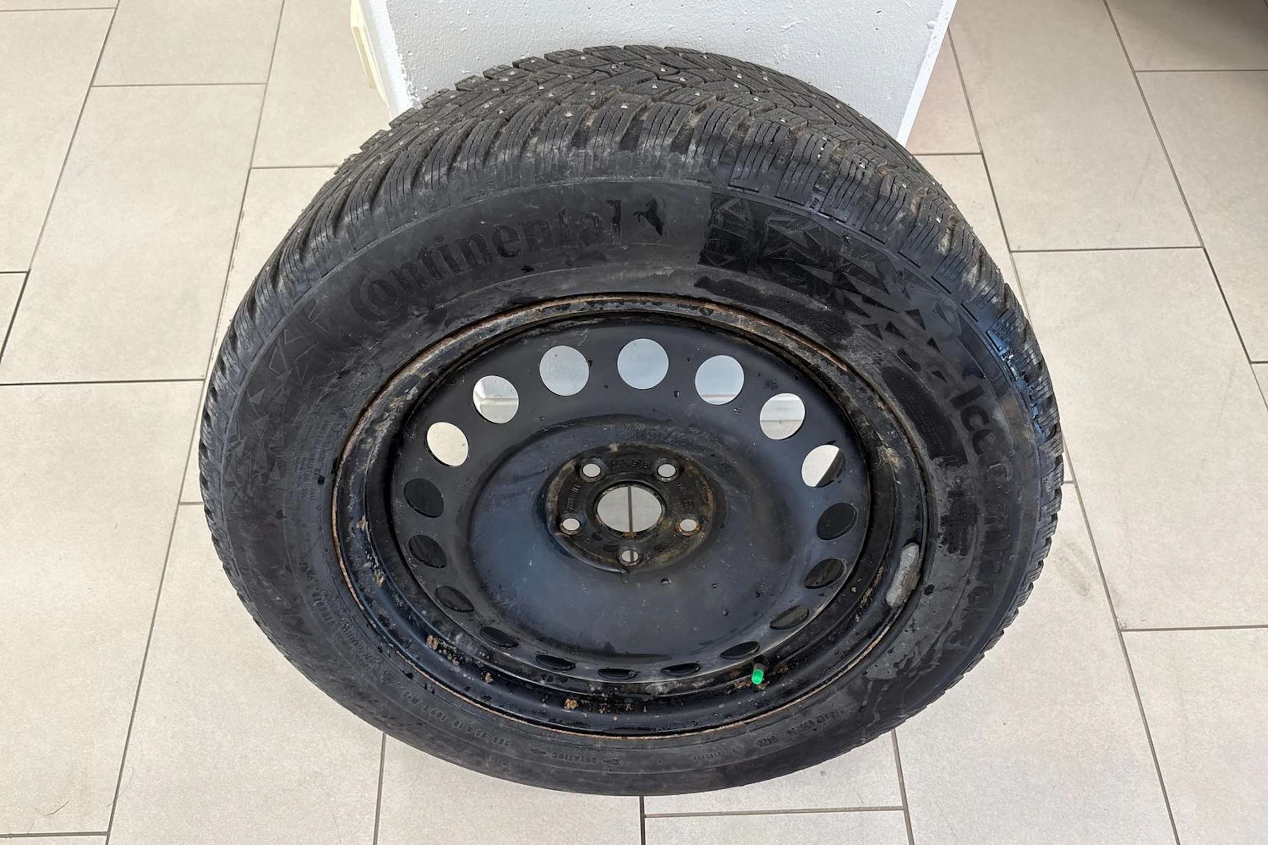 valkoinen Volkswagen ID. Buzz Cargo 2023 kuva 10.