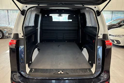 valkoinen Volkswagen ID. Buzz Cargo 2023 kuva 15.