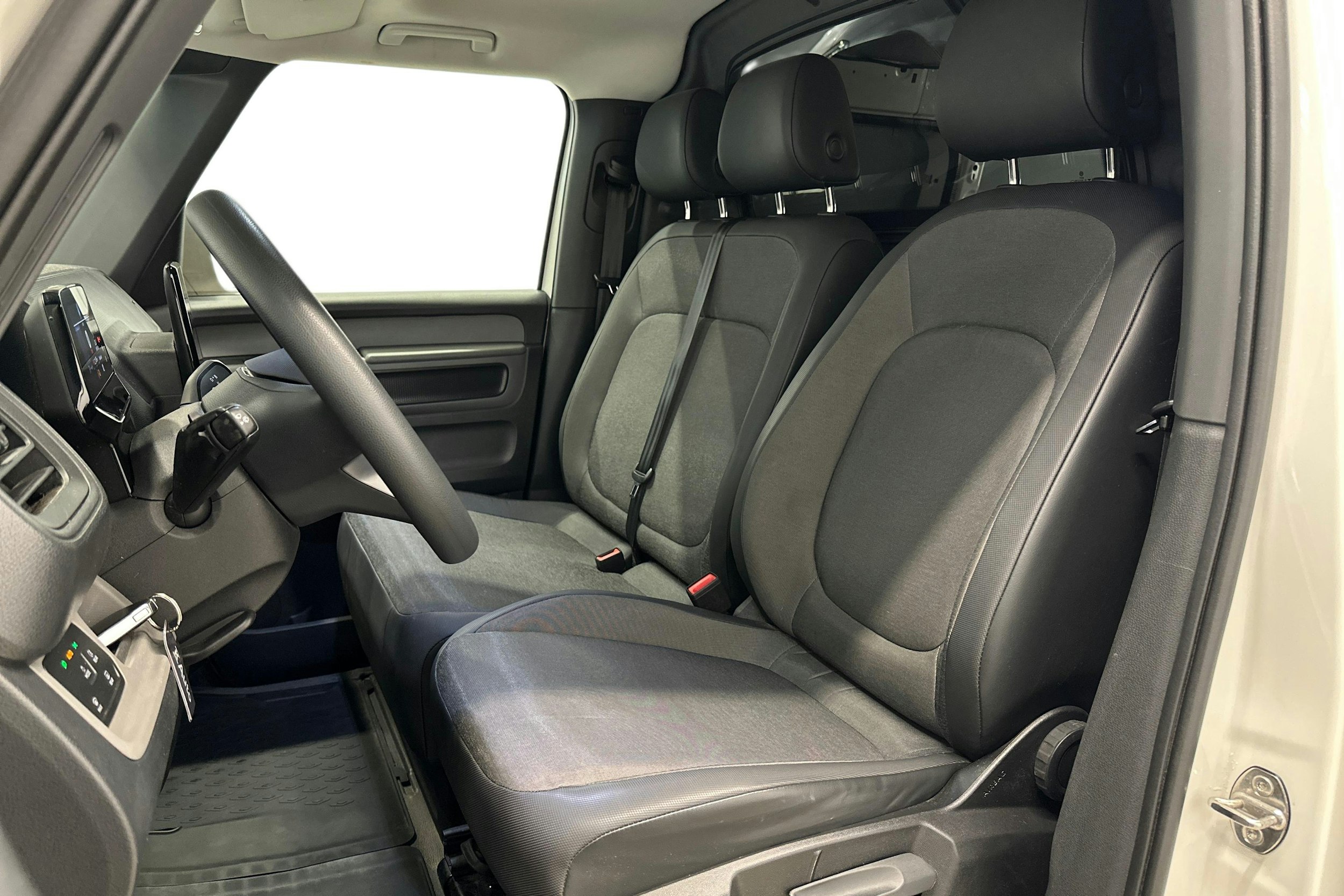 valkoinen Volkswagen ID. Buzz Cargo 2023 kuva 7.