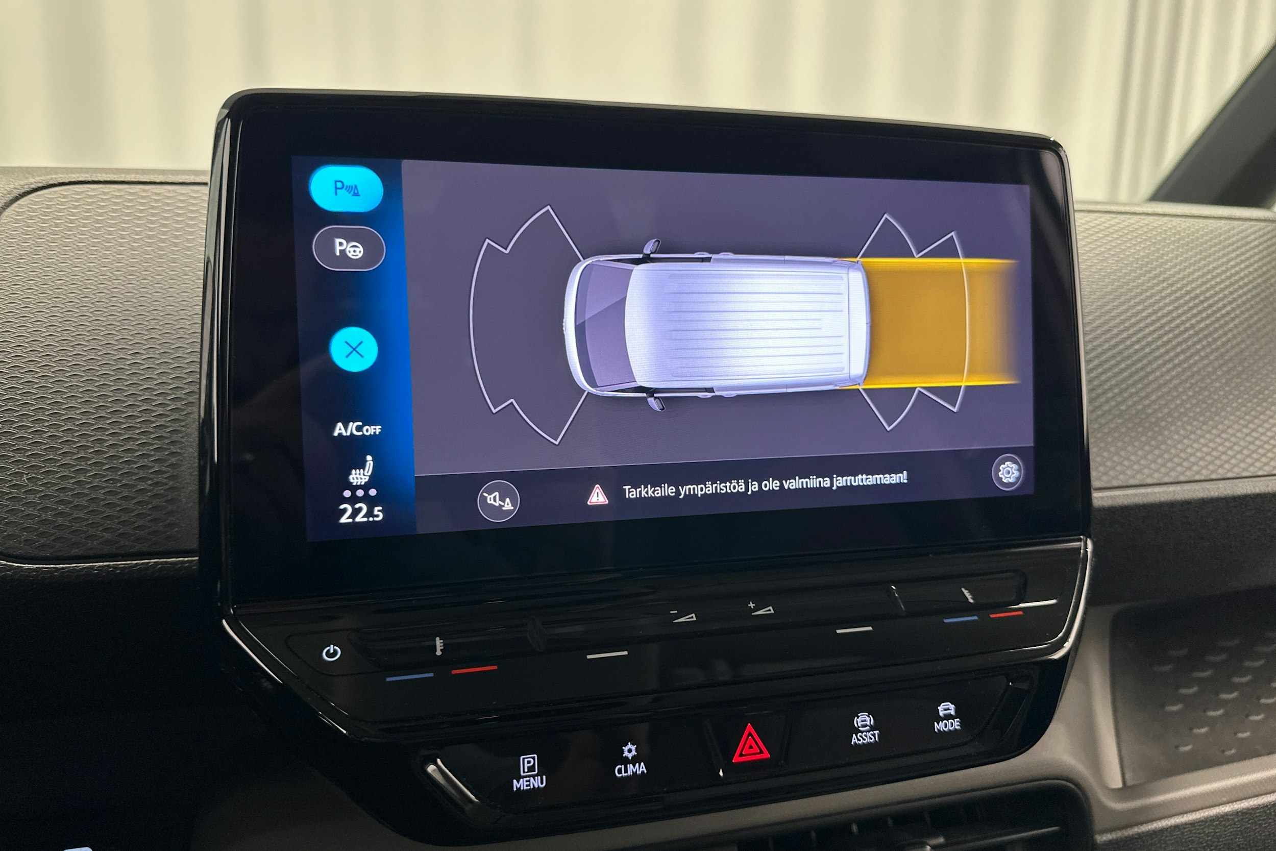 valkoinen Volkswagen ID. Buzz Cargo 2023 kuva 11.