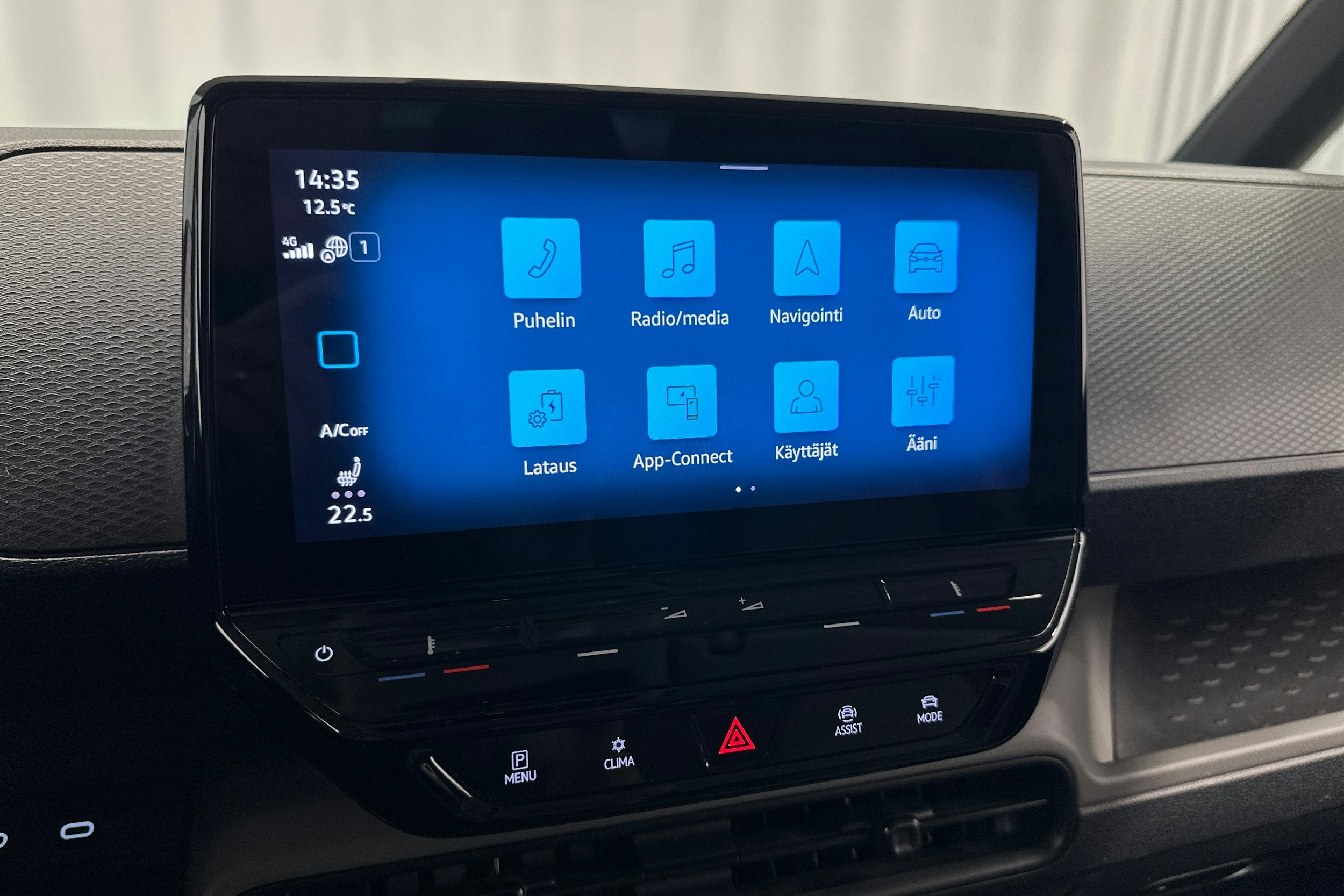 valkoinen Volkswagen ID. Buzz Cargo 2023 kuva 12.