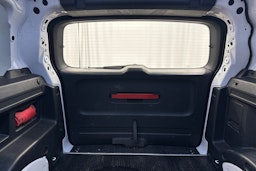 valkoinen Volkswagen ID. Buzz Cargo 2023 kuva 17.