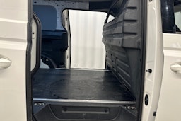 valkoinen Volkswagen ID. Buzz Cargo 2023 kuva 18.