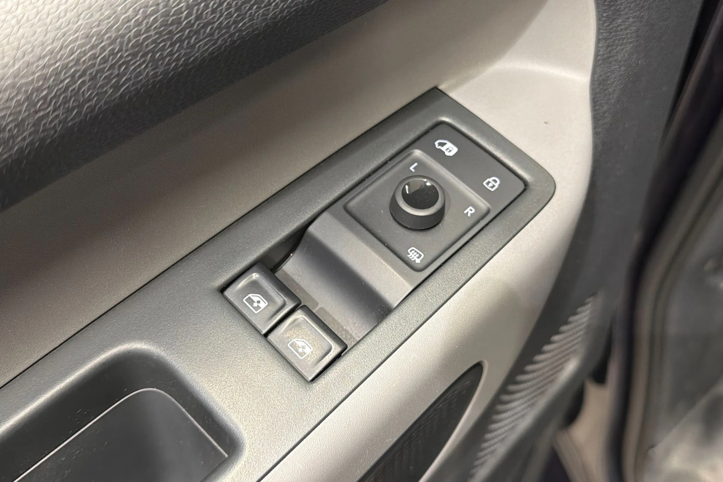 sininen Volkswagen ID. Buzz Cargo 2023 kuva 11.
