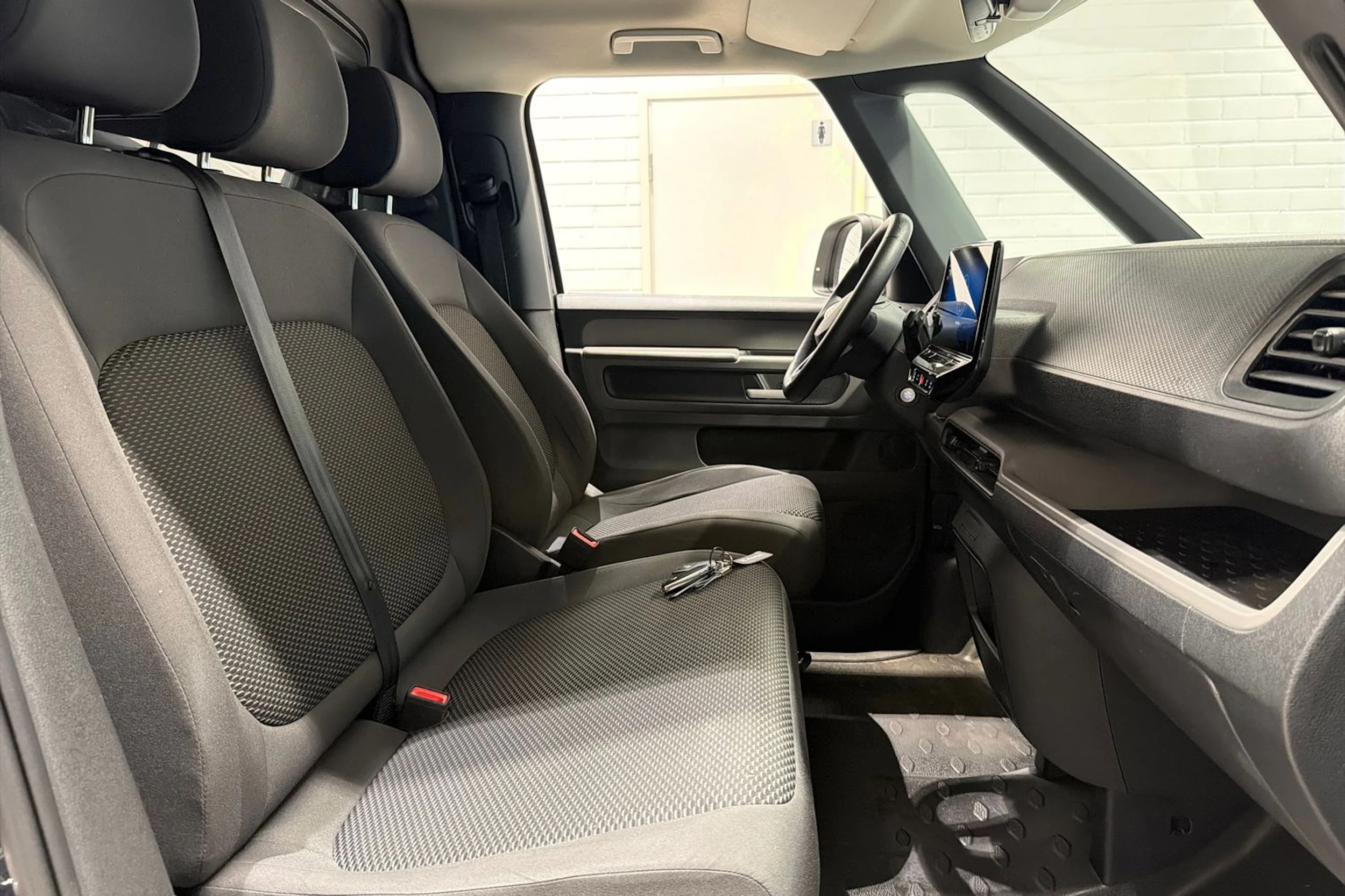 sininen Volkswagen ID. Buzz Cargo 2023 kuva 21.