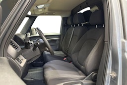 met. harmaa Volkswagen ID. Buzz Cargo 2023 kuva 8.