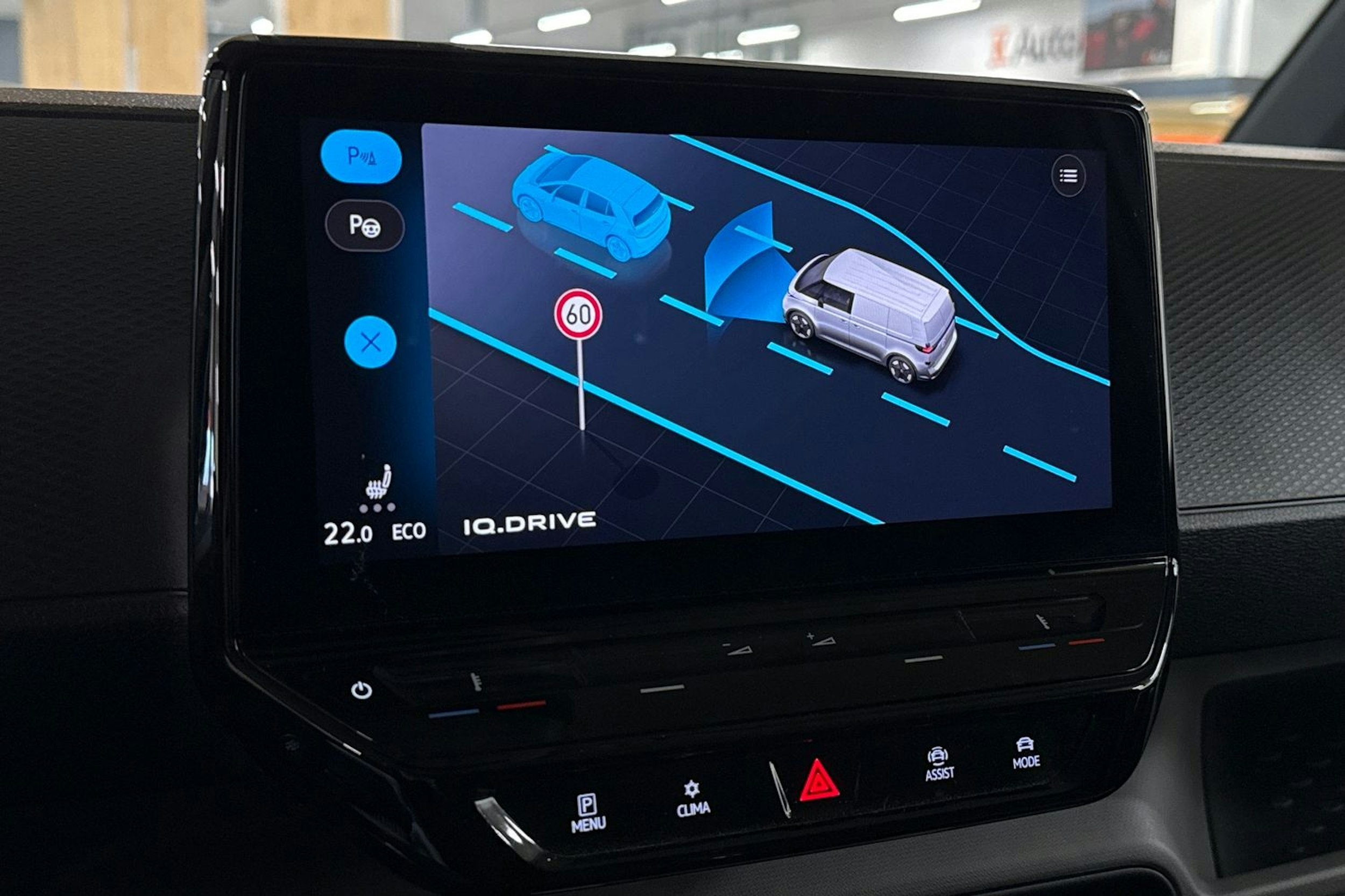 met. harmaa Volkswagen ID. Buzz Cargo 2023 kuva 26.