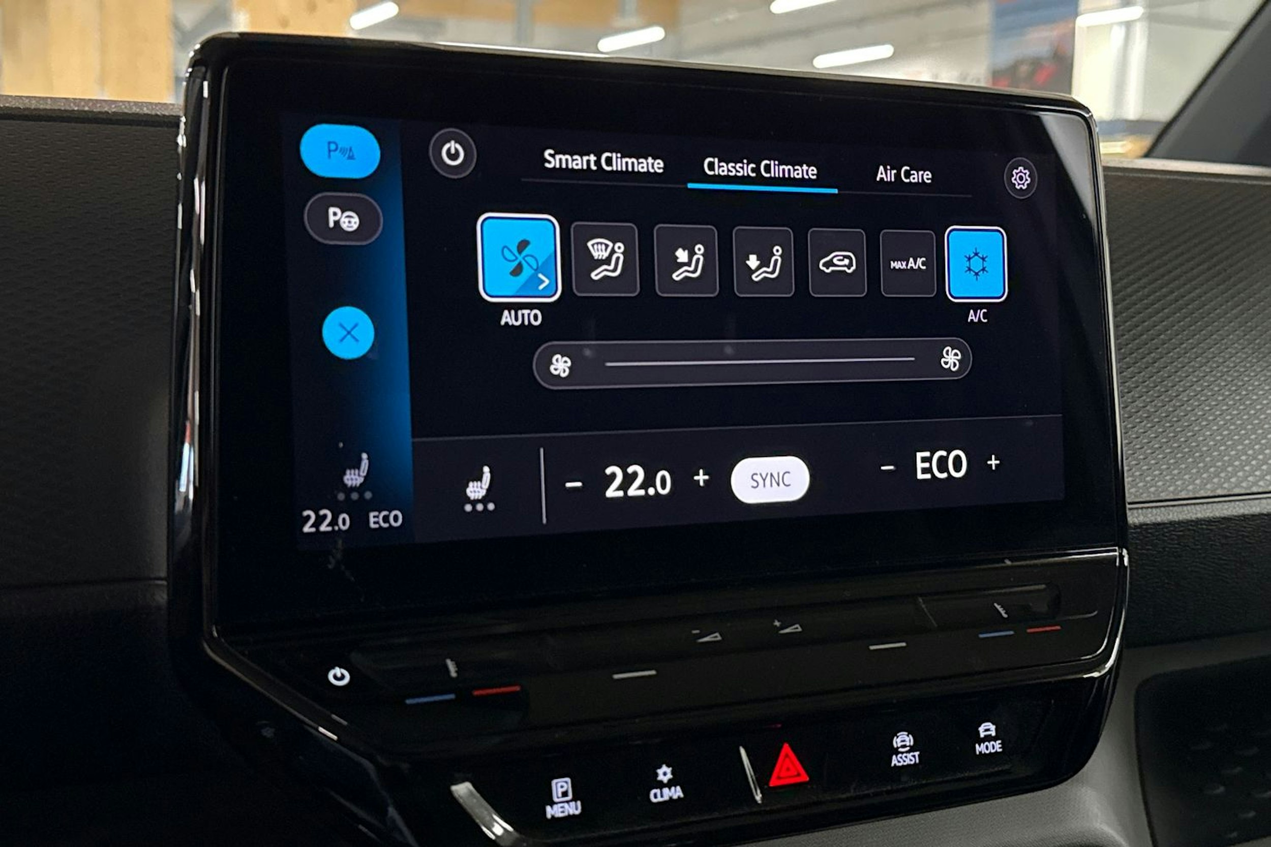 met. harmaa Volkswagen ID. Buzz Cargo 2023 kuva 28.