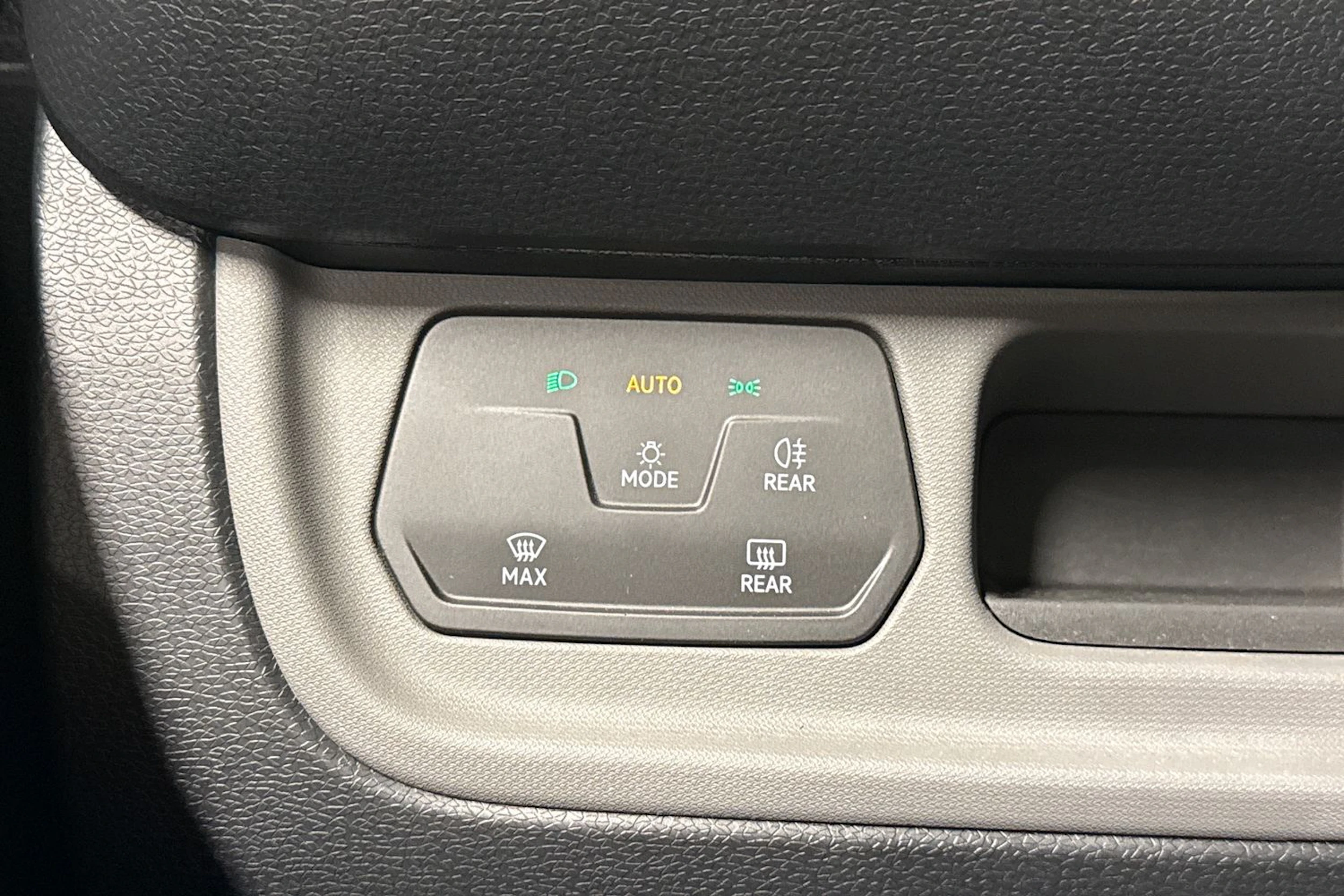 sininen Volkswagen ID. Buzz Cargo 2023 kuva 15.