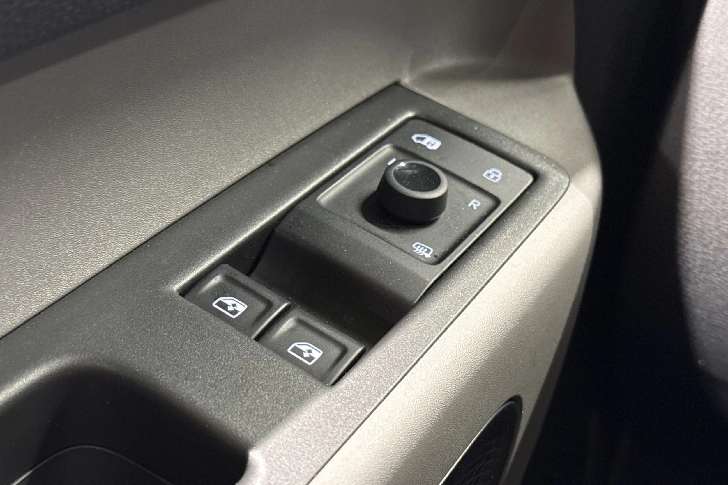 sininen Volkswagen ID. Buzz Cargo 2023 kuva 16.