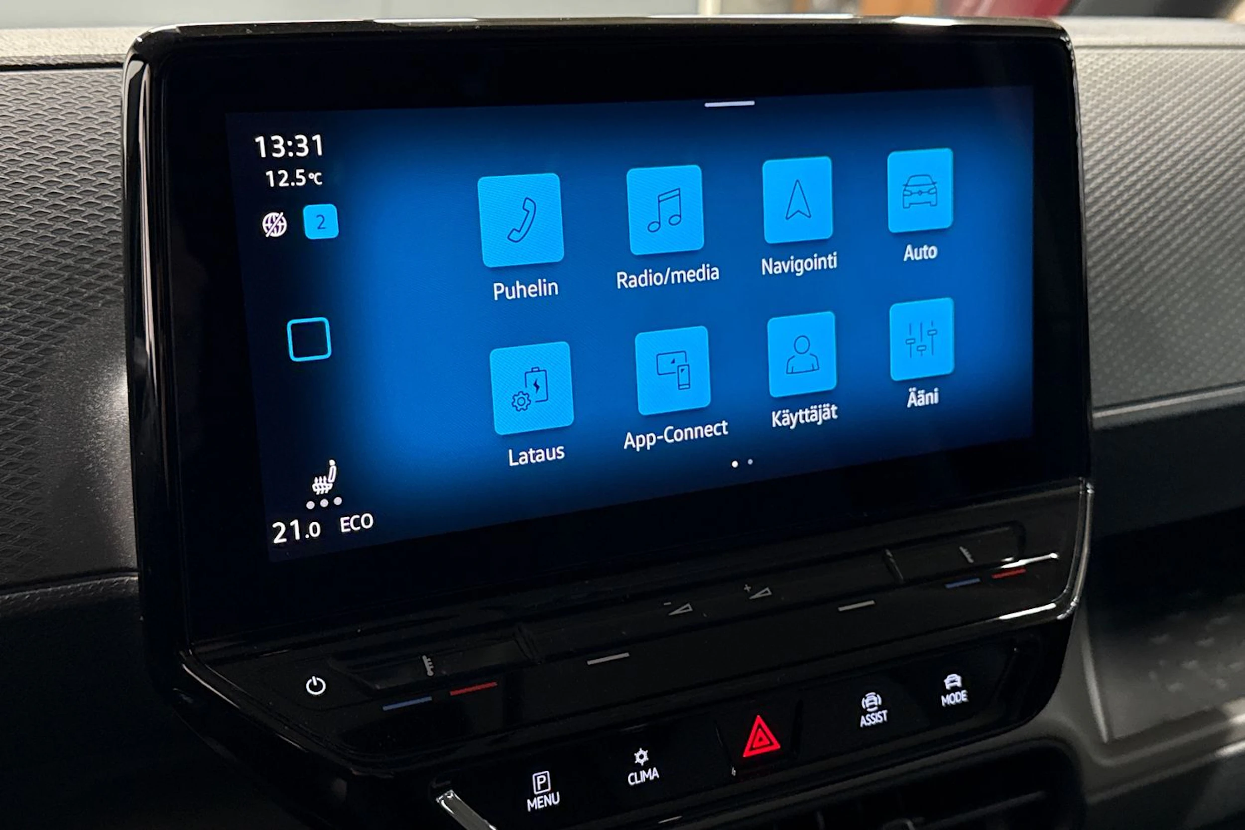 sininen Volkswagen ID. Buzz Cargo 2023 kuva 17.