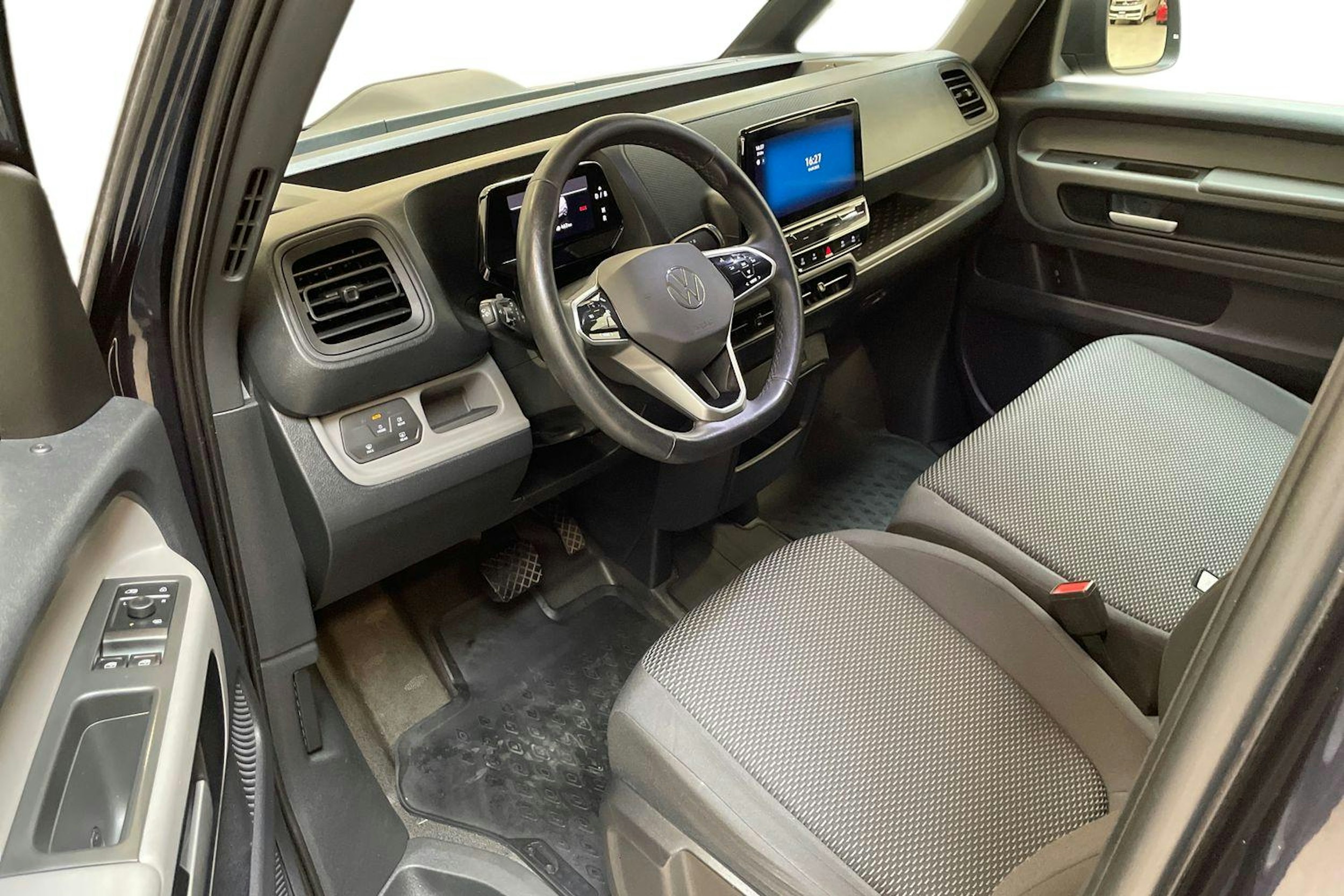 sininen Volkswagen ID. Buzz Cargo 2023 kuva 7.
