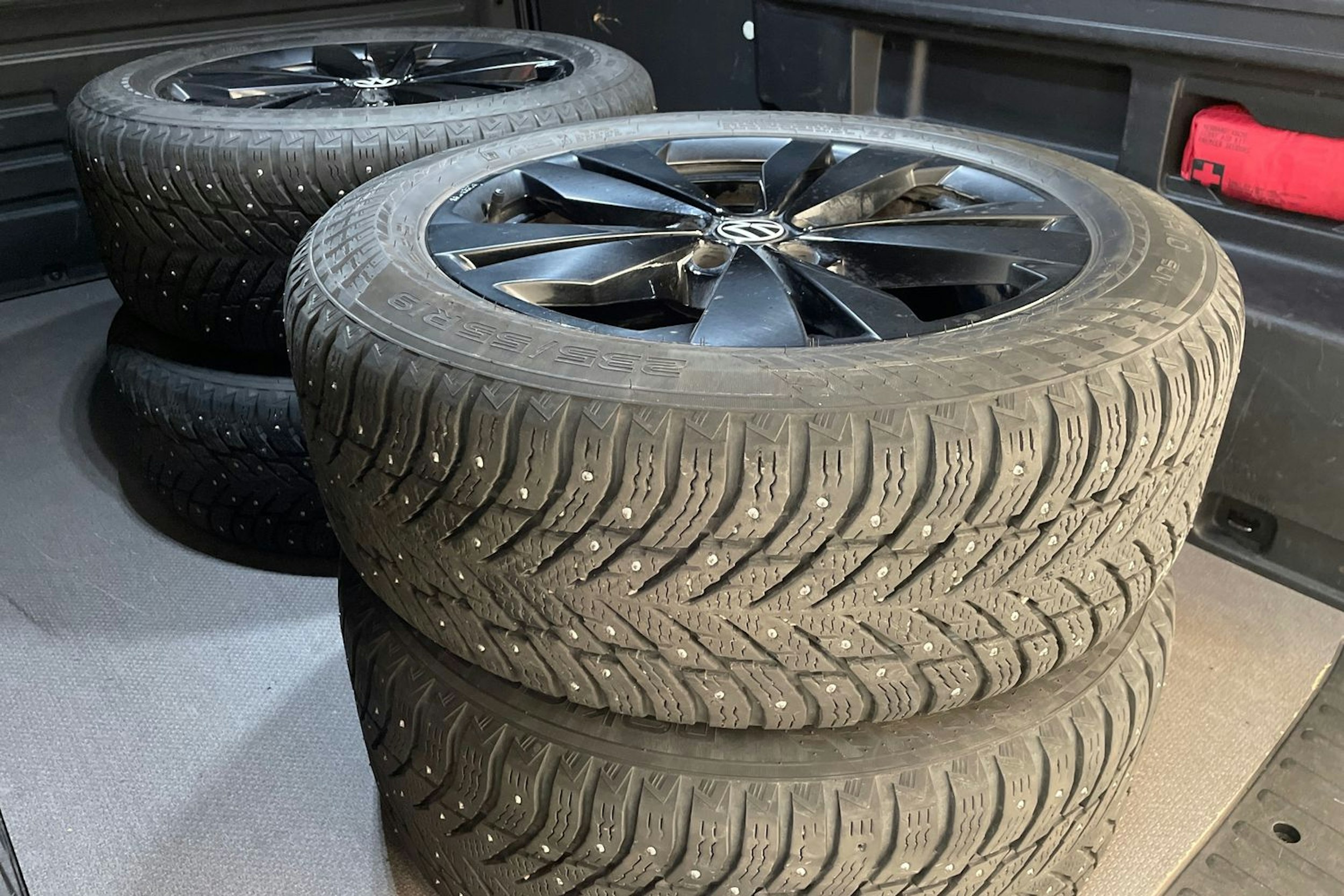 sininen Volkswagen ID. Buzz Cargo 2023 kuva 18.