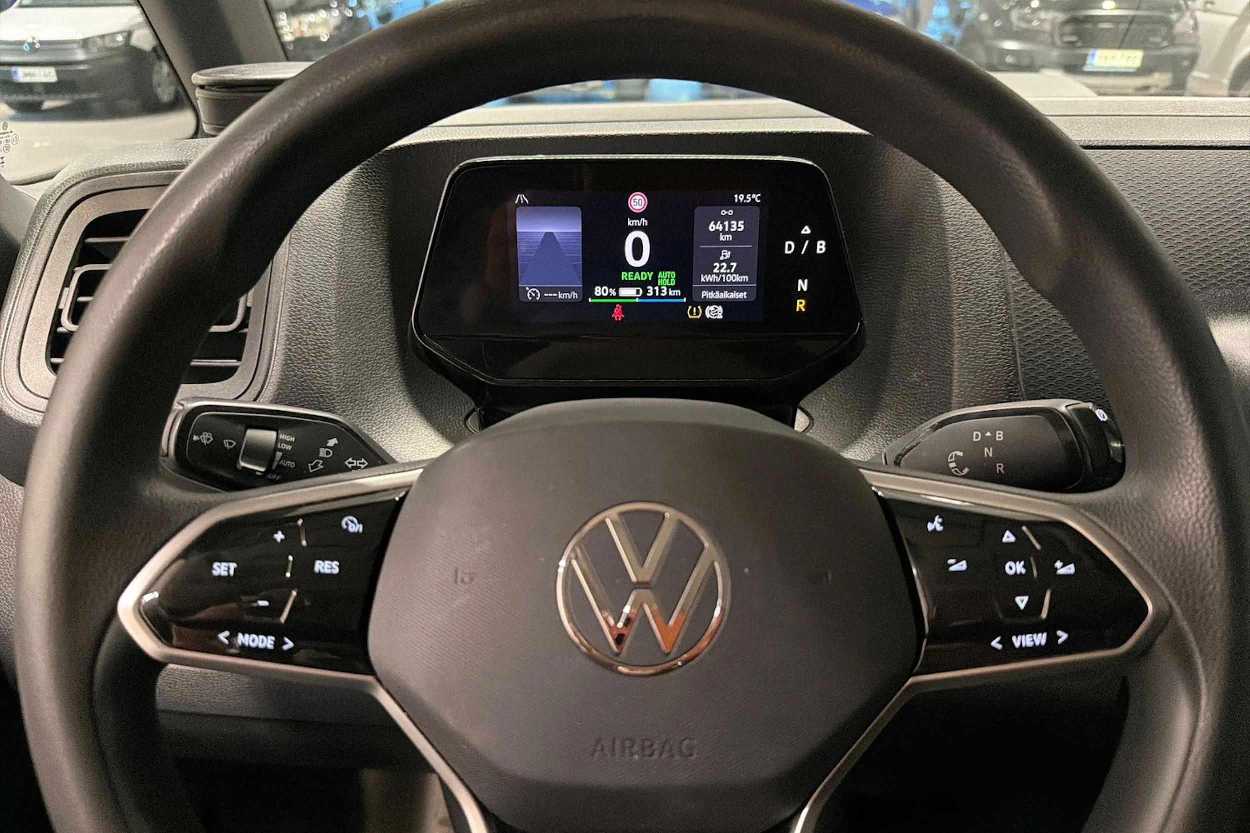 valkoinen Volkswagen ID. Buzz Cargo 2024 kuva 13.