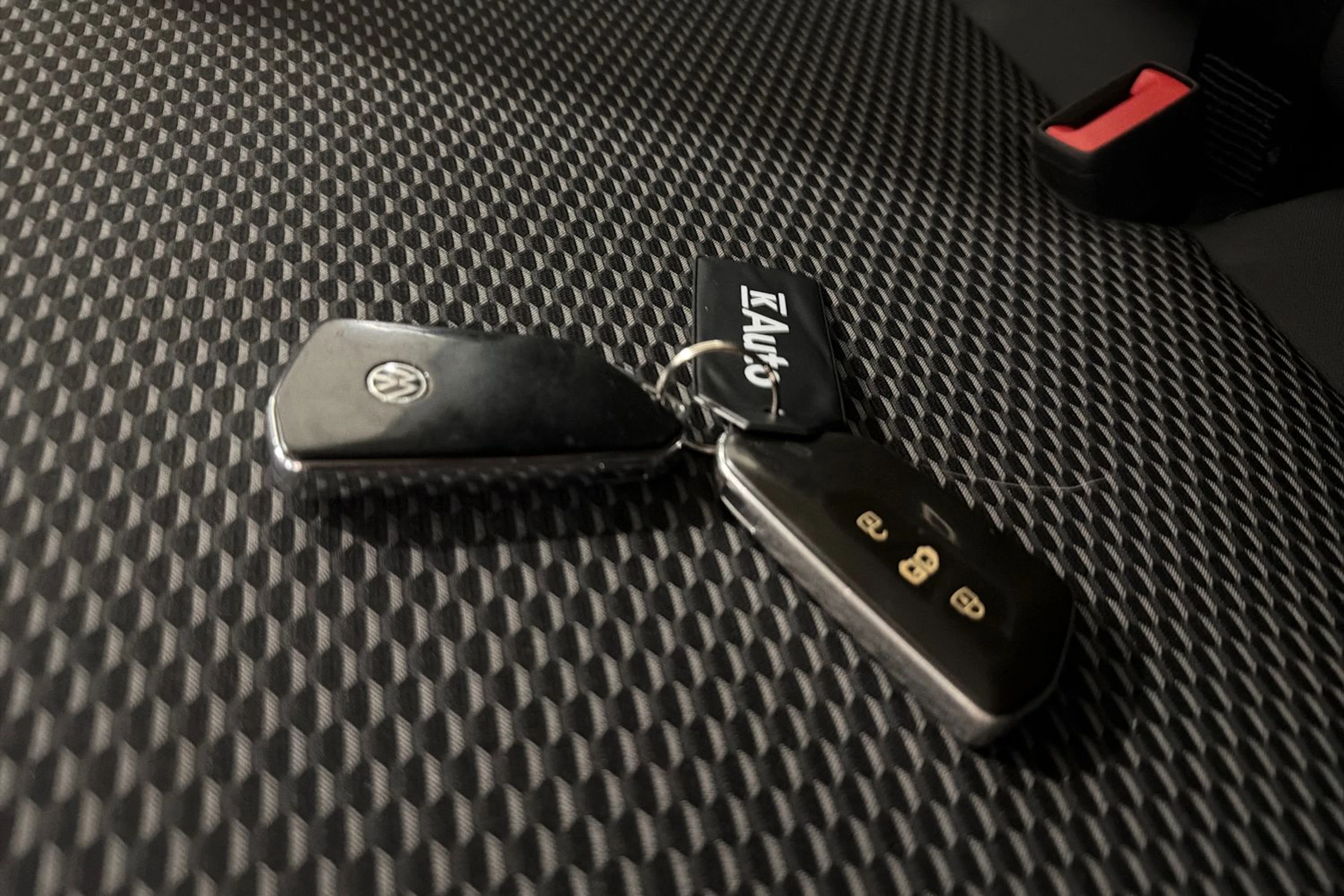valkoinen Volkswagen ID. Buzz Cargo 2024 kuva 17.