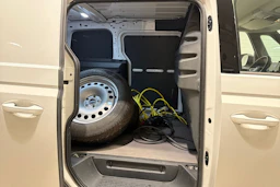 valkoinen Volkswagen ID. Buzz Cargo 2024 kuva 18.