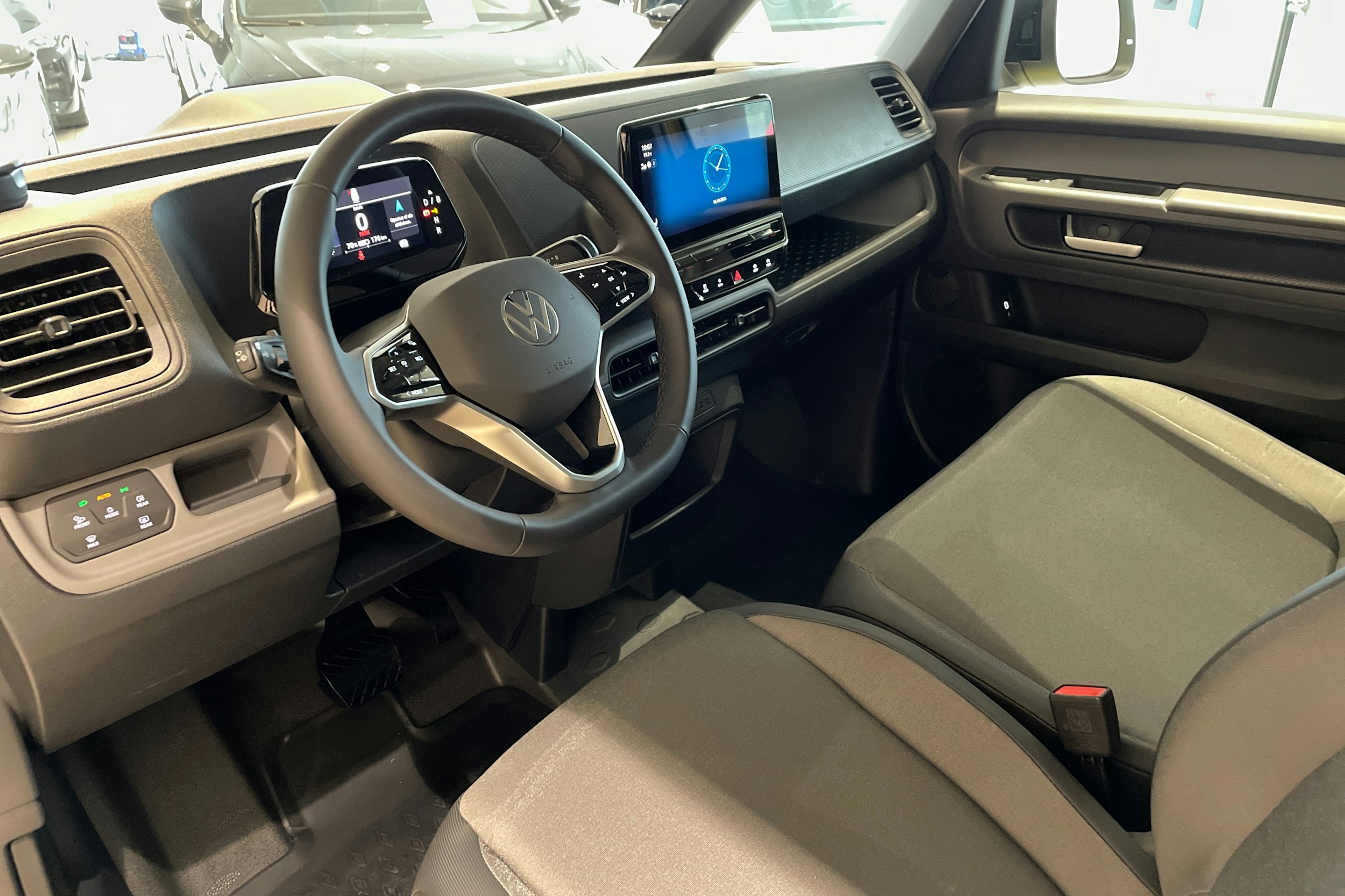 keltainen Volkswagen ID. Buzz Cargo 2024 kuva 6.