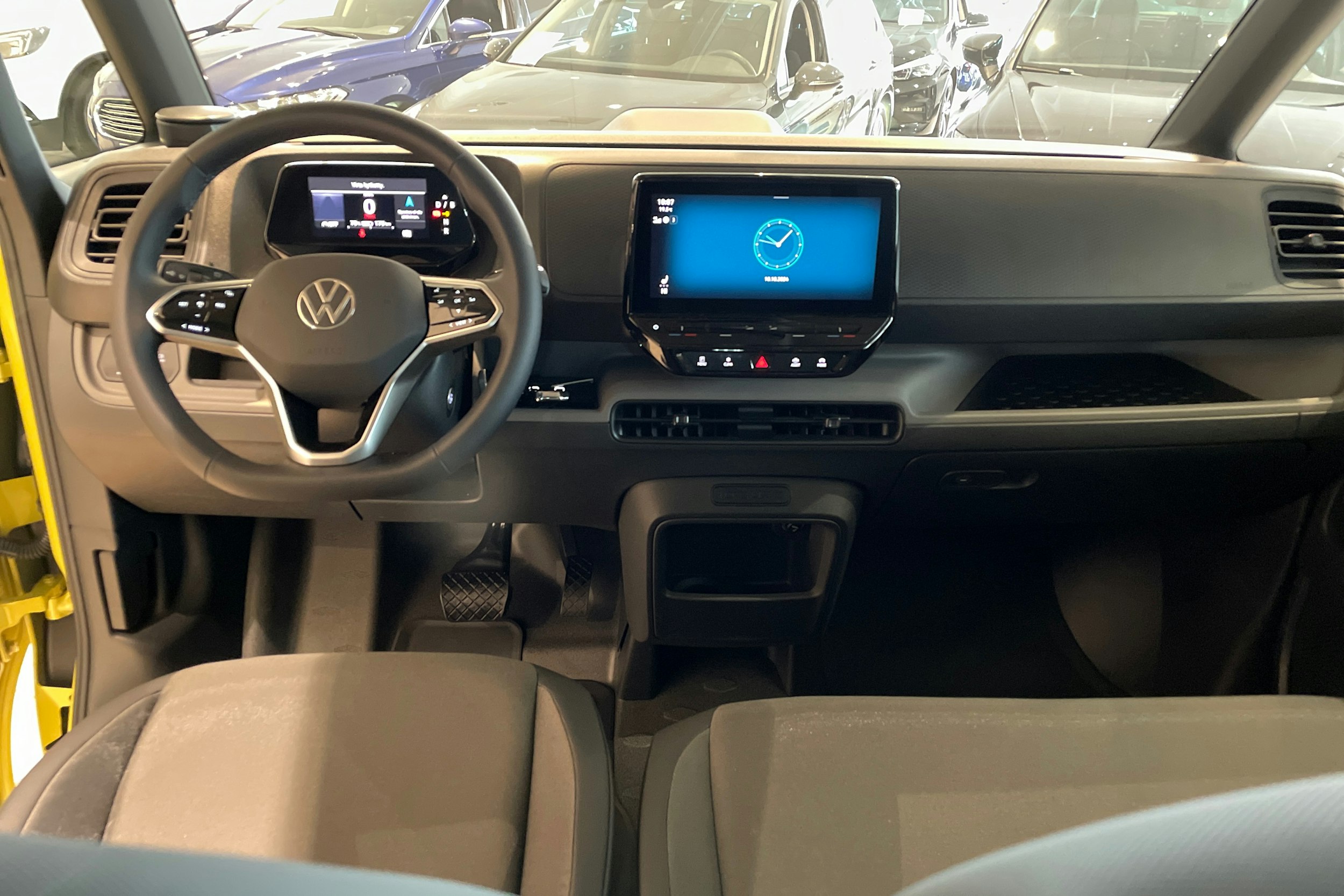 keltainen Volkswagen ID. Buzz Cargo 2024 kuva 7.
