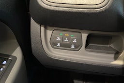 keltainen Volkswagen ID. Buzz Cargo 2024 kuva 17.