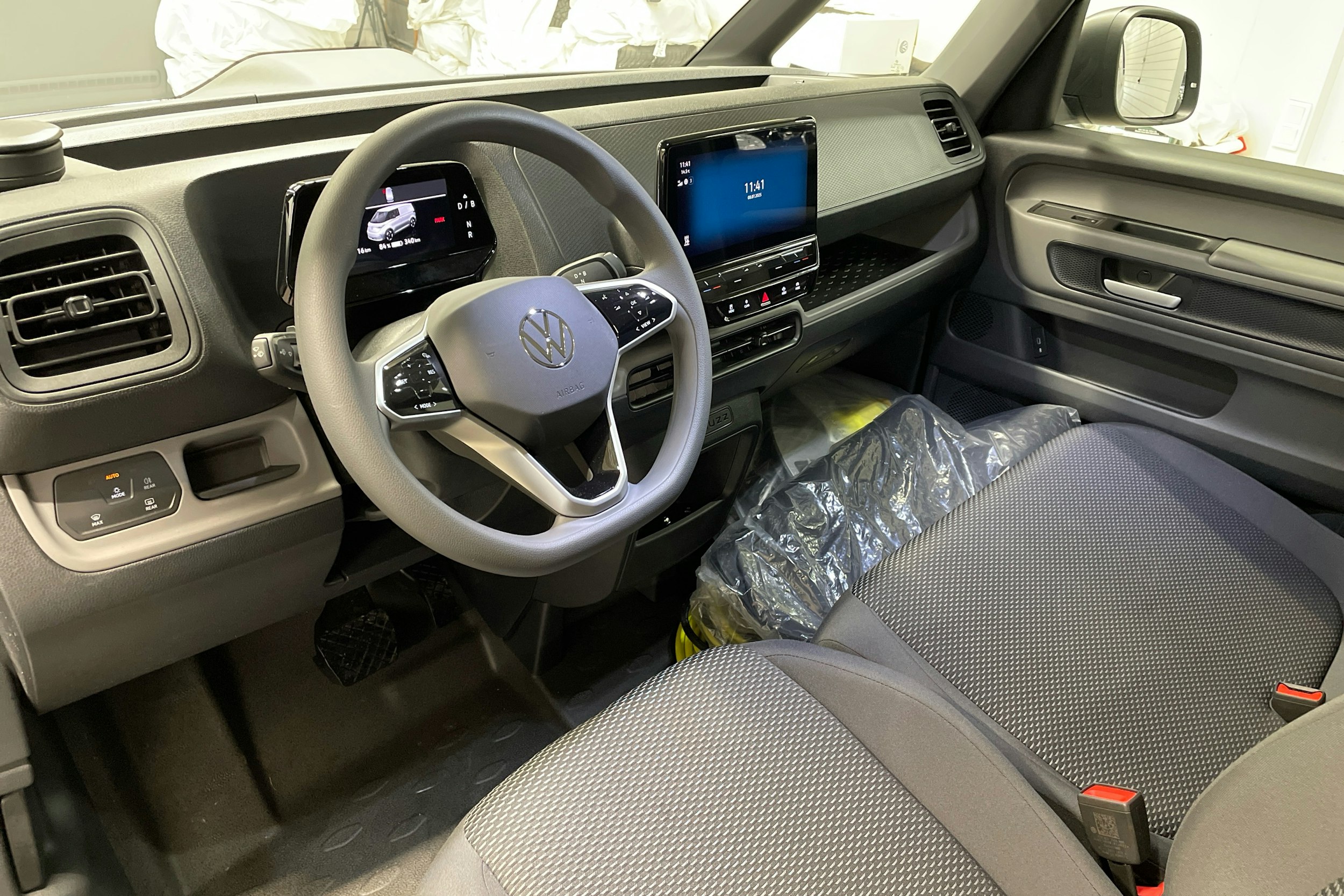 met. sininen Volkswagen ID. Buzz Cargo 2024 kuva 7.