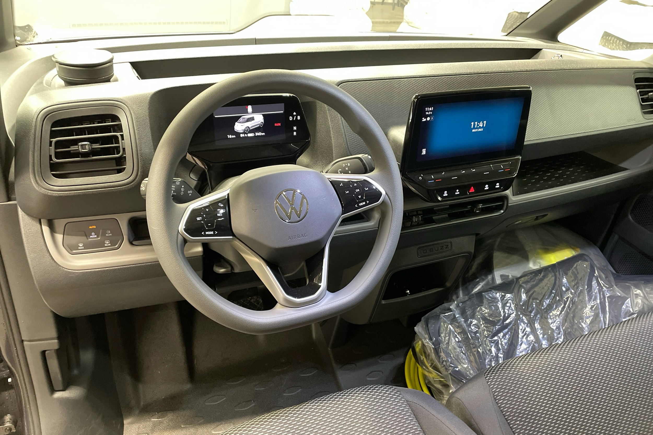 met. sininen Volkswagen ID. Buzz Cargo 2024 kuva 8.